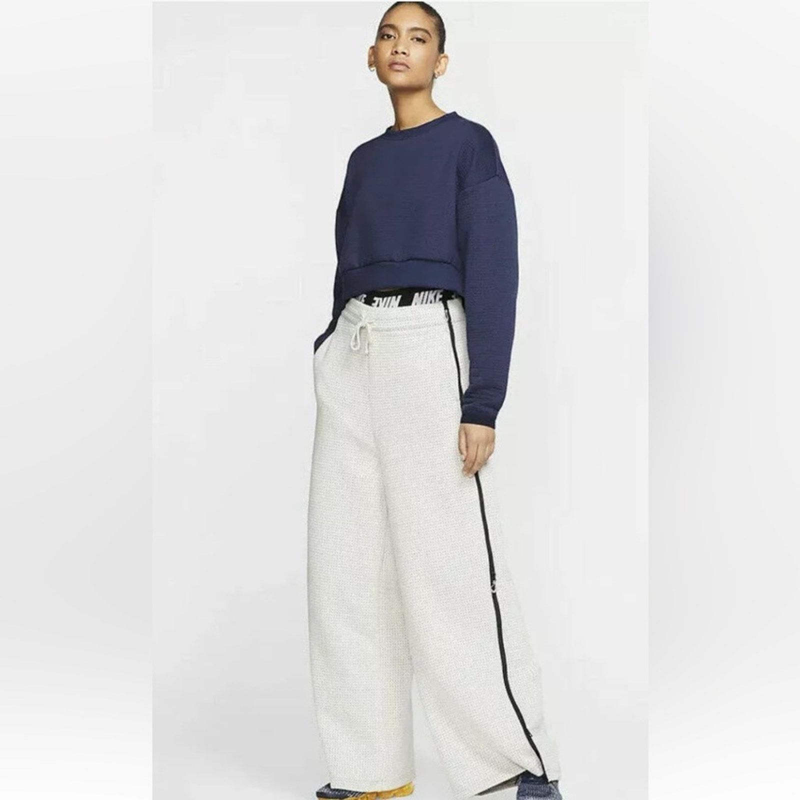Nike Women's Nike Sportswear City Ready Cropped Sweatshirt Blue M Size M / US 6-8 / IT 42-44 - 1 Thumbnail