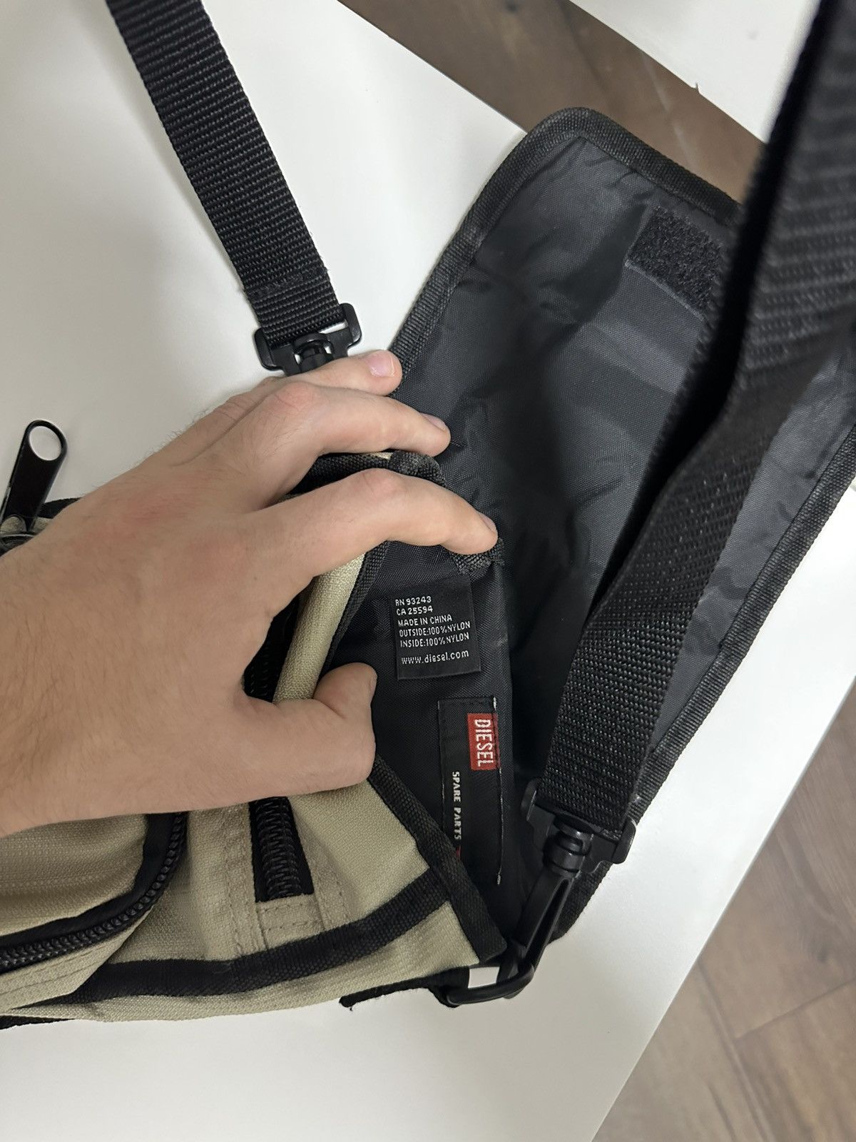 Diesel Vintage Diesel Messenger Bag Y2K Style Size ONE SIZE - 15 Thumbnail