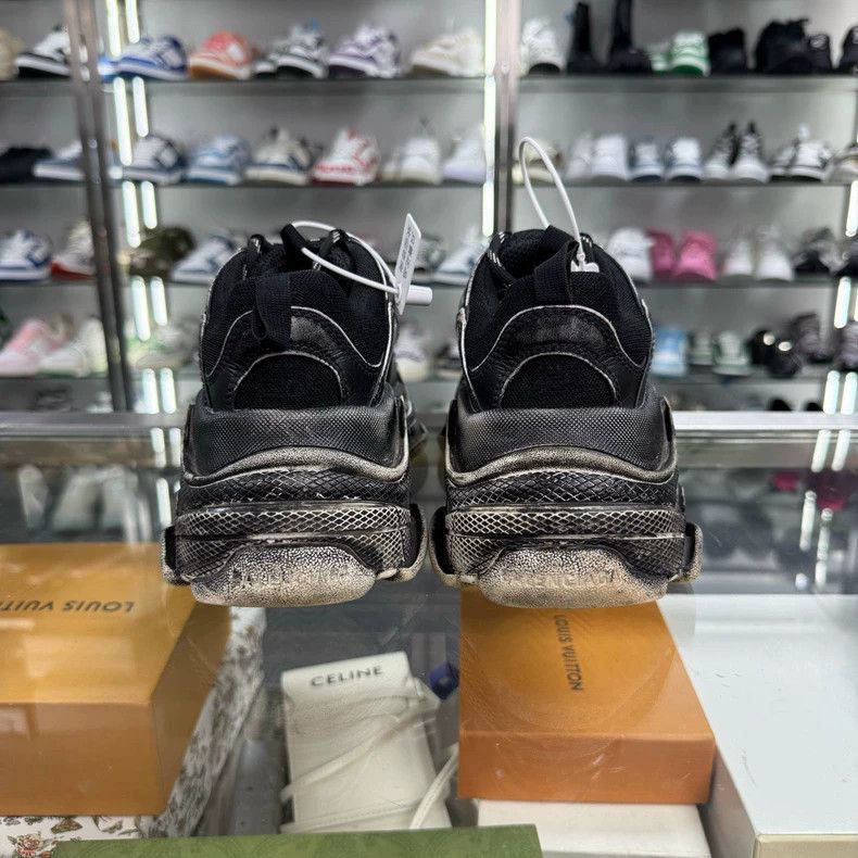 Balenciaga Balenciaga Triple S Black Sneakers Size 35-2505 Size US 5 / EU 37 - 6 Thumbnail