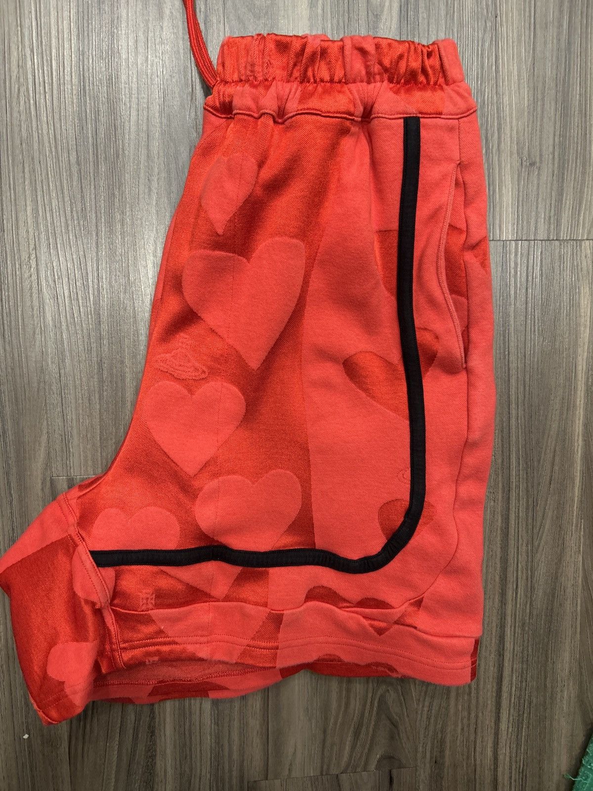Vivienne Westwood Vivienne westwood heart basketball sweatshorts Size US 36 / EU 52 - 1 Thumbnail
