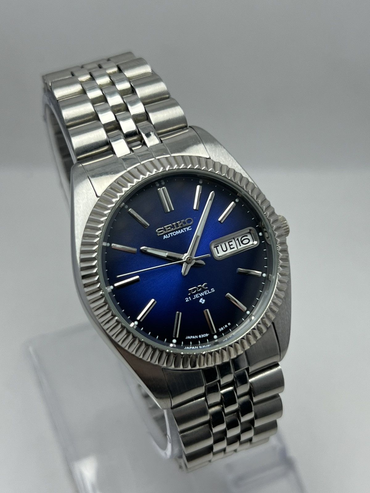 Seiko Seiko DX Automatic Fluted Bazel Day/Date Japan Size 36 - 15 Thumbnail
