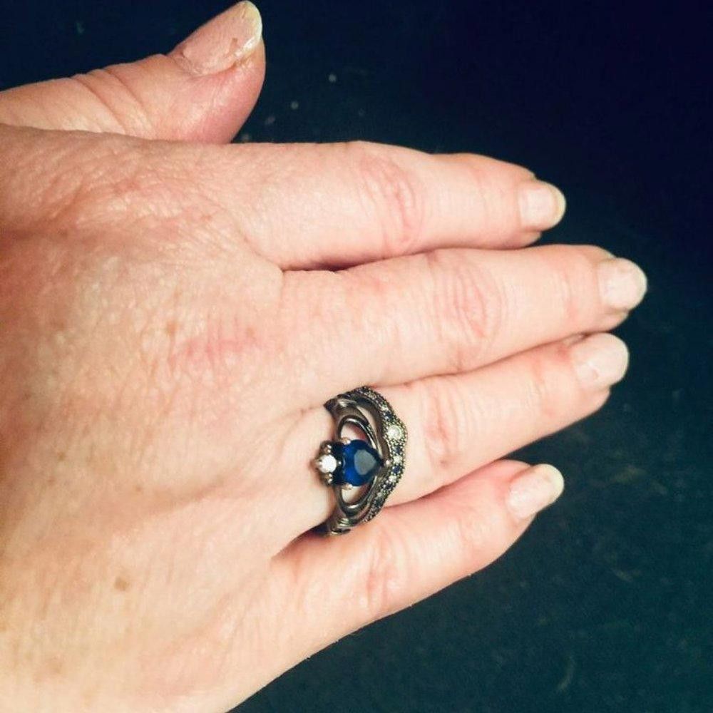 Designer 2pcs Wrapping Hands Blue Heart Black Crown Ring Set - Size 7 Size ONE SIZE - 7 Thumbnail