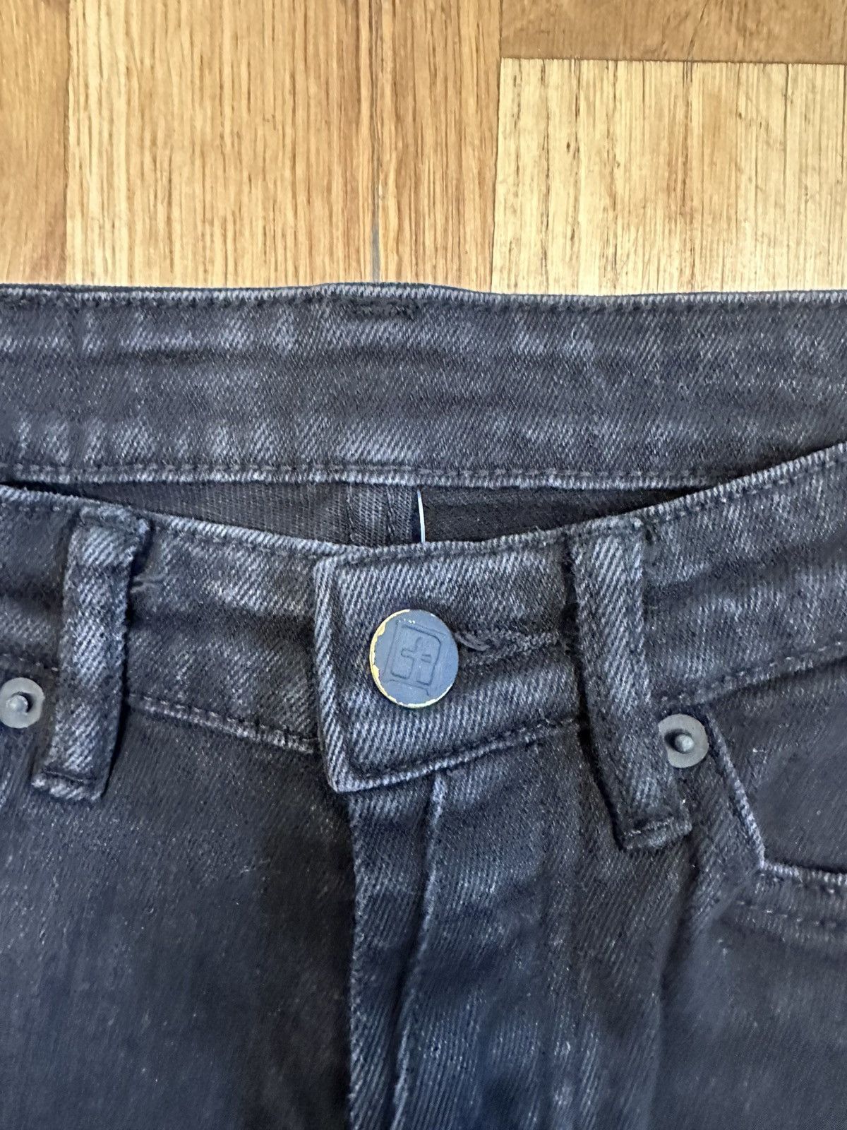 Ksubi Ksubi Knee Rip Plain Black Denim Jeans Size 30 Size US 30 / EU 46 - 3 Thumbnail