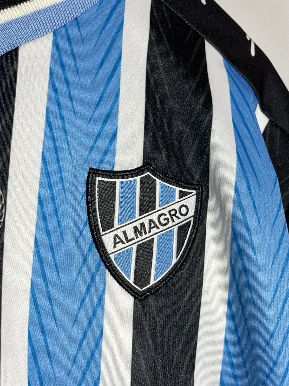 Other Club Almagro 2021 Home Y2k Streetwear Football Shirt Size US XL / EU 56 / 4 - 4 Thumbnail