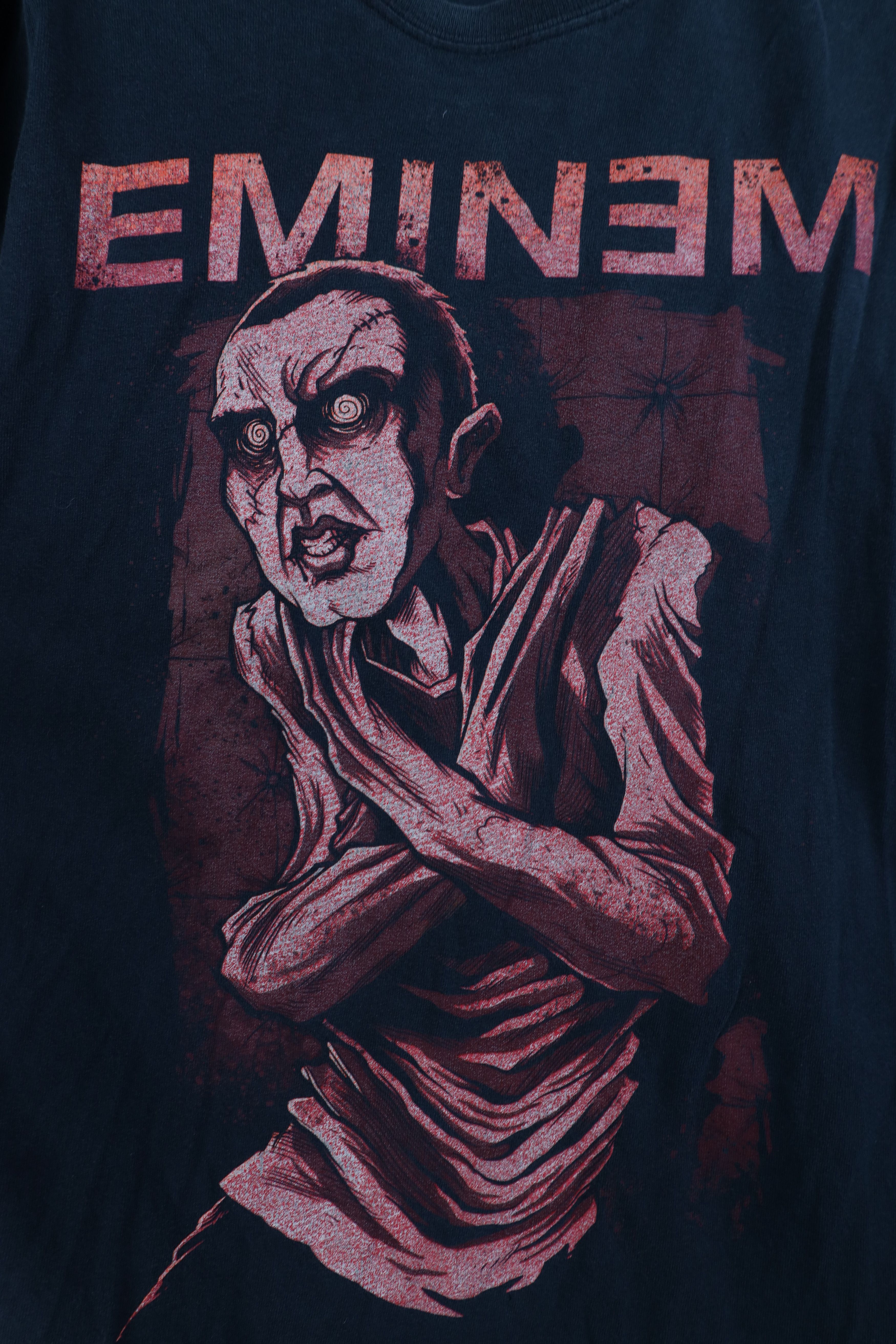 Vintage Vintage Y2K Relapse Tour Eminem Hip Hop Rap Tee T-Shirt Size US M / EU 48-50 / 2 - 4 Thumbnail