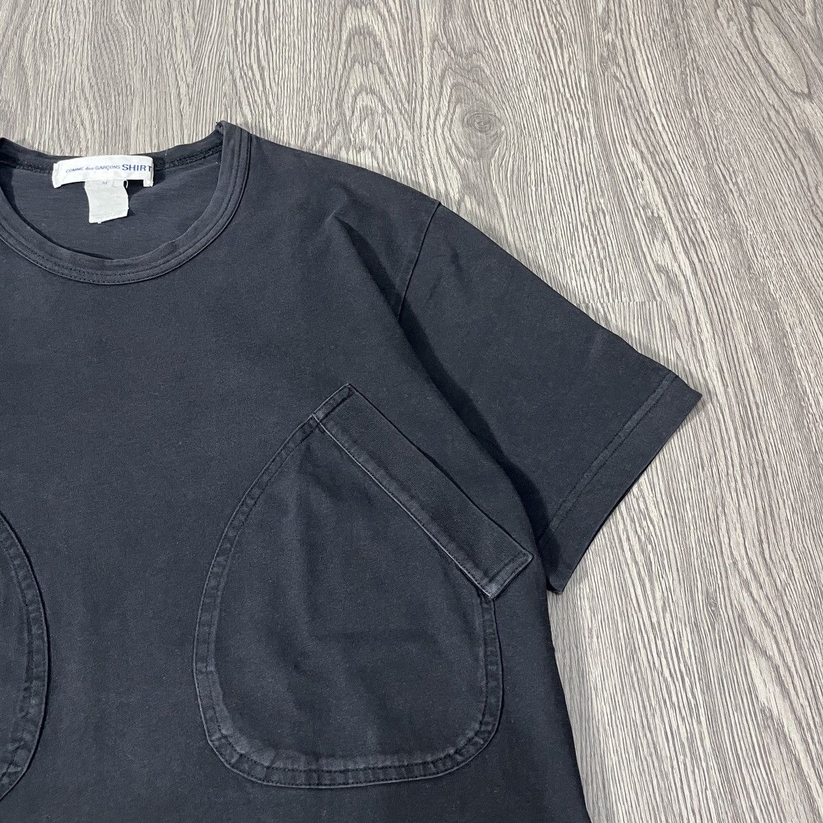 Comme des Garcons SHIRT 2000s Comme Des Garcons Shirt Gloves Pocket T-shirt Size US M / EU 48-50 / 2 - 5 Thumbnail