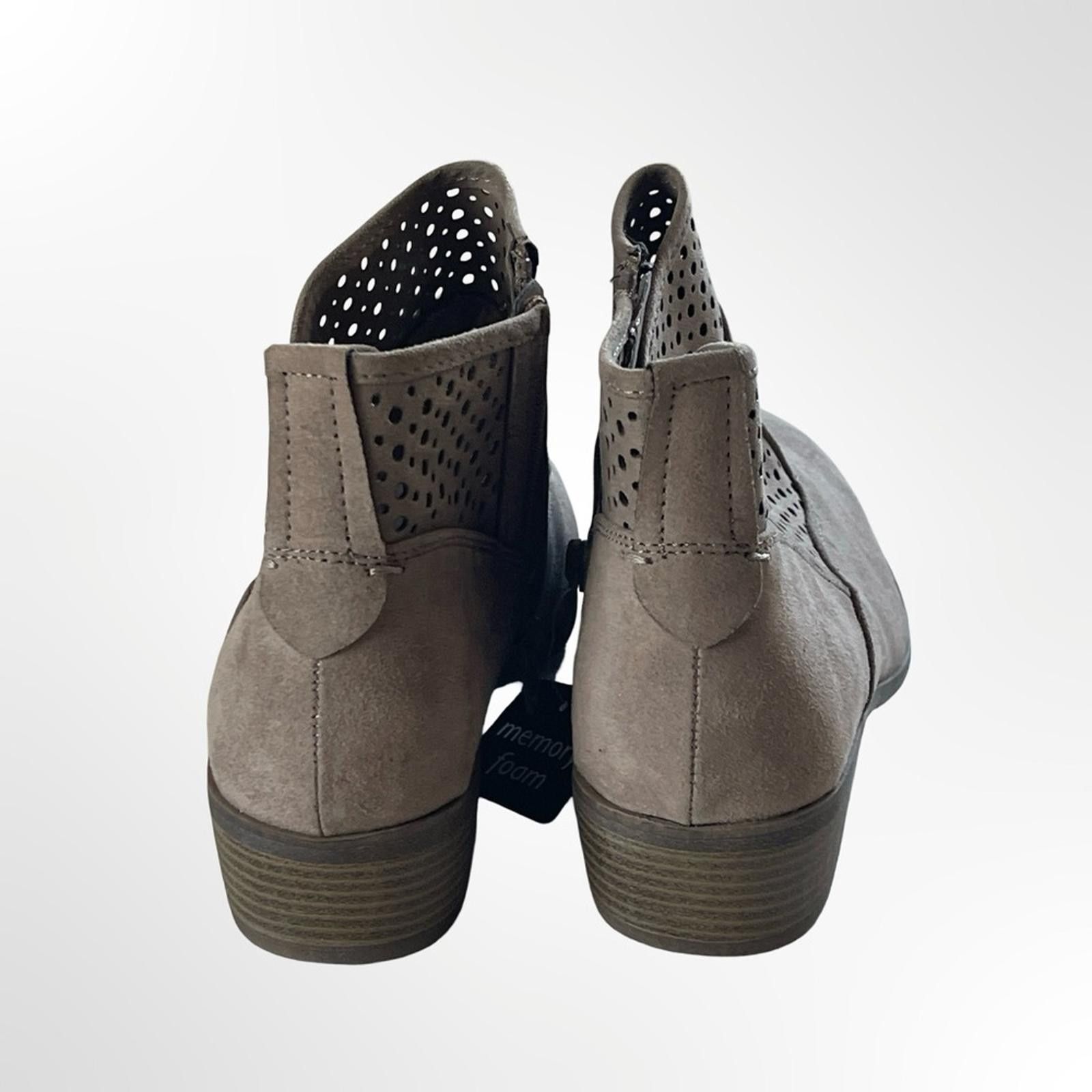 Other Arizona Jean Co Women's Suede Ankle Booties size 10 NWOT Size US 10 / IT 40 - 5 Thumbnail