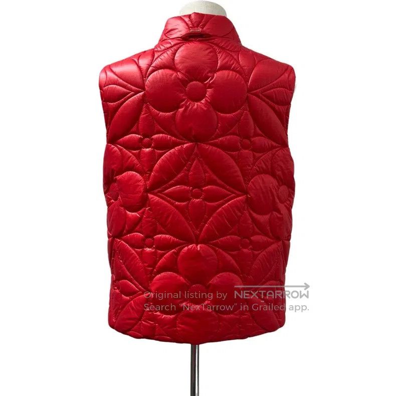 Louis Vuitton Louis Vuitton Embossed three-flower waistcoat vest Size US M / EU 48-50 / 2 - 2 Thumbnail