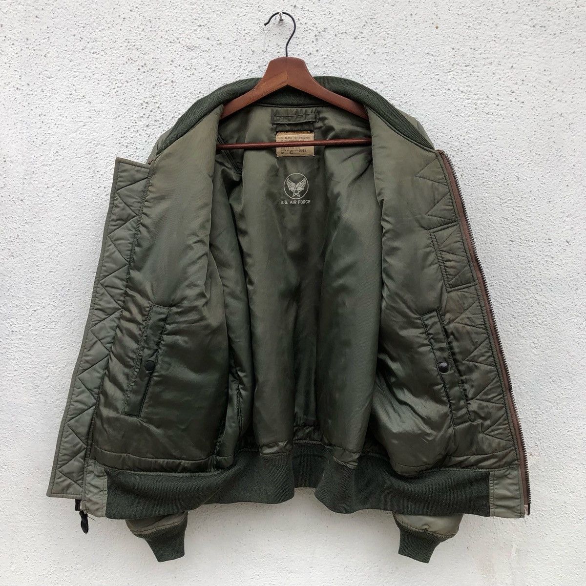 Vintage Vintage U.S. Air Force B-15D Intermediate Ma-1 Bomber Jacket Size US L / EU 52-54 / 3 - 3 Thumbnail