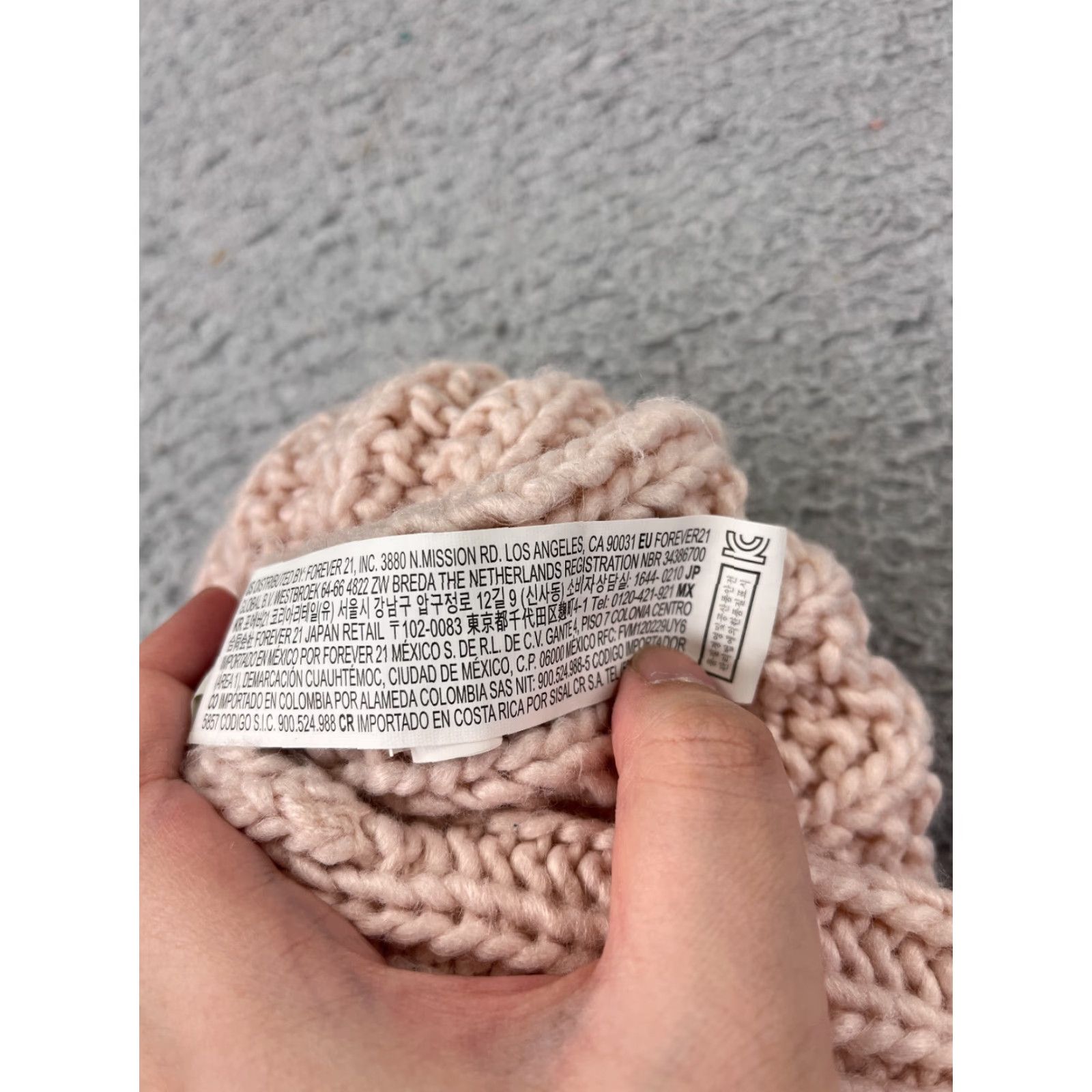 Forever 21 FOREVER 21 Beanie Shirt Adult One Size Pink Knit Acrylic Snowboard Ski Beanie Womens 90s Theme Hat Size ONE SIZE - 6 Thumbnail