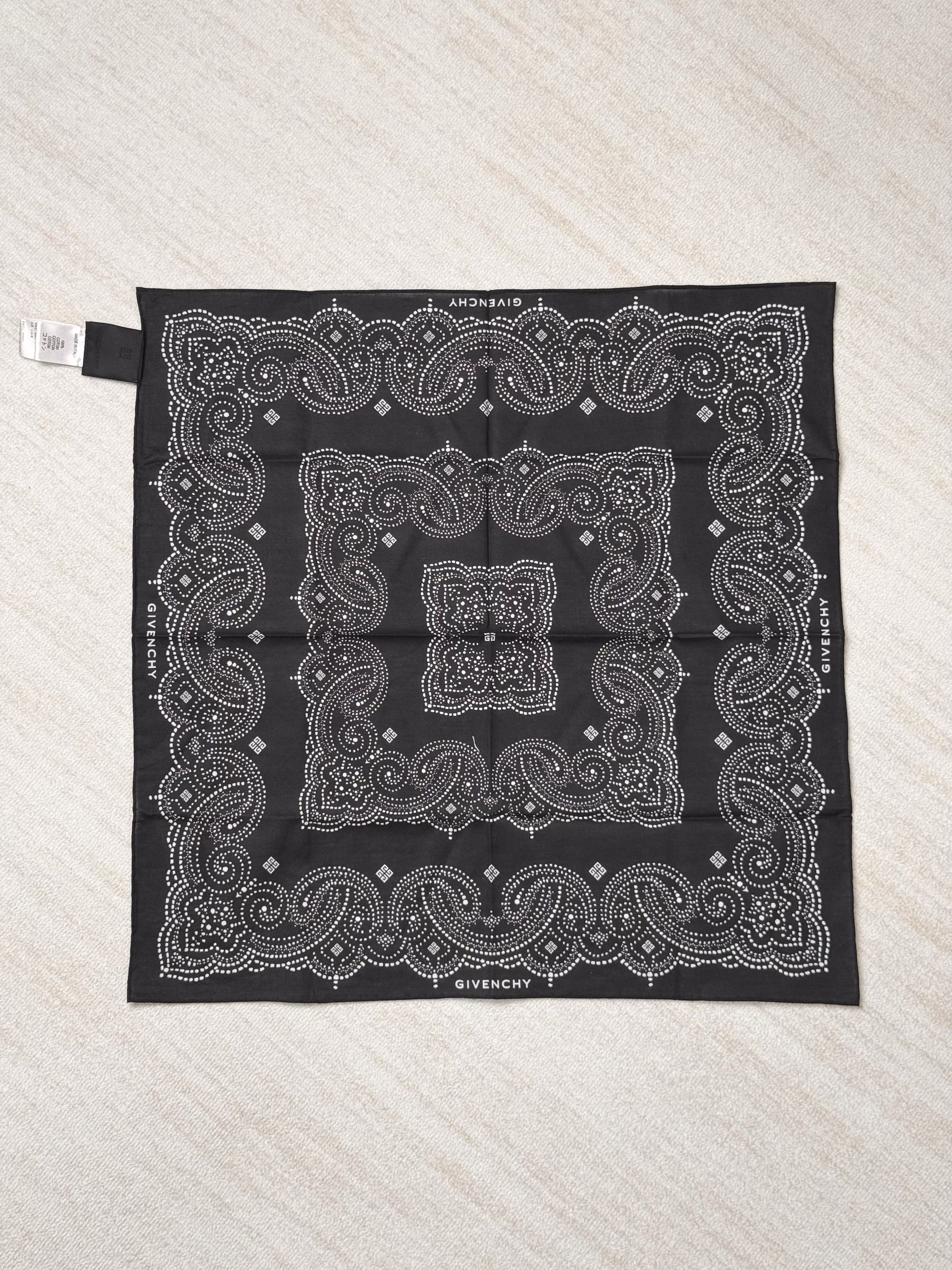 Givenchy UNWORN* GIVENCHY Printed Cotton Bandana In Black Size ONE SIZE - 4 Thumbnail