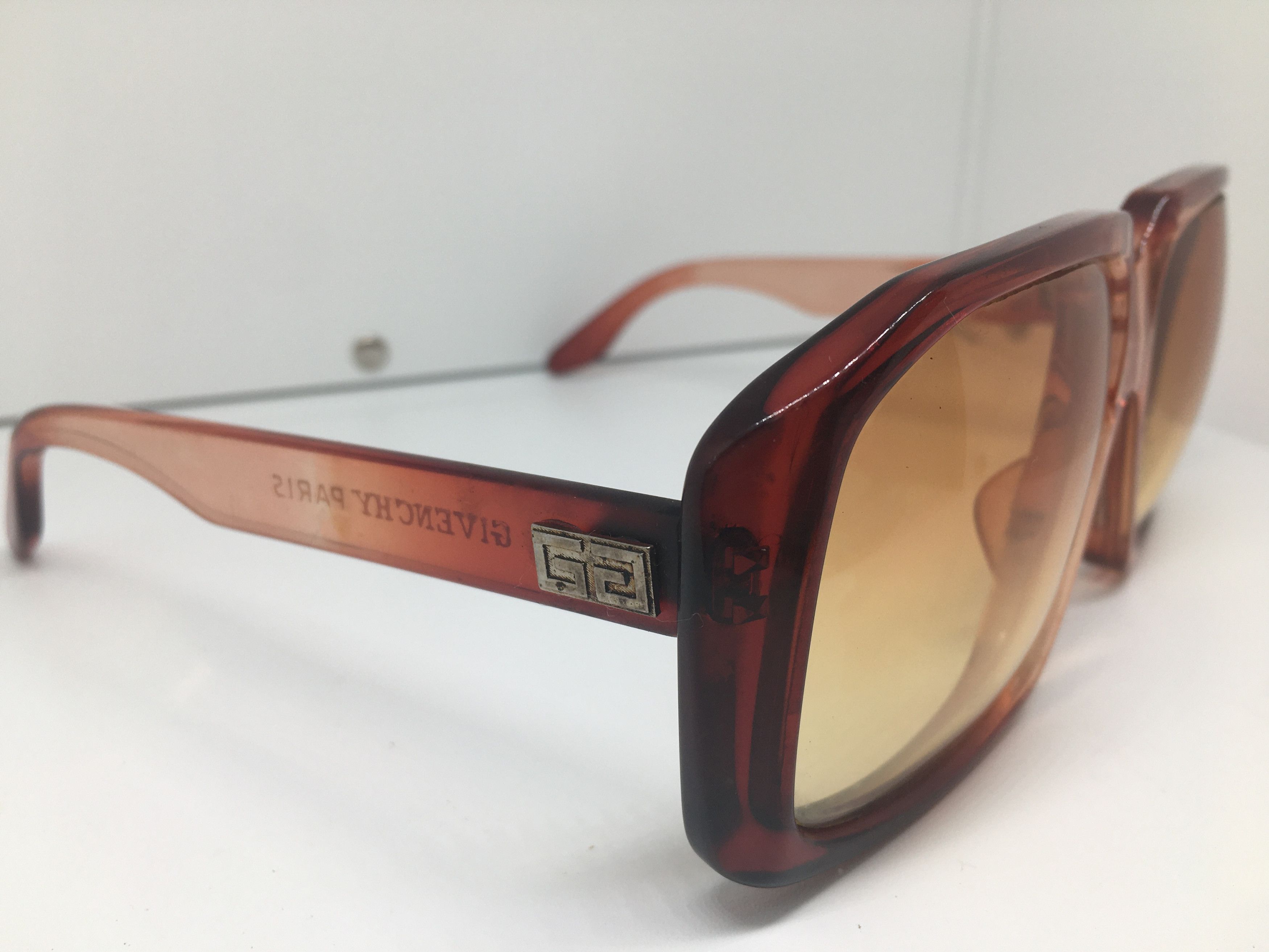 Givenchy MOD GIVENCHY PARIS 762 LUNETTES DE SOLEIL Sunglasses France Size ONE SIZE - 1 Thumbnail