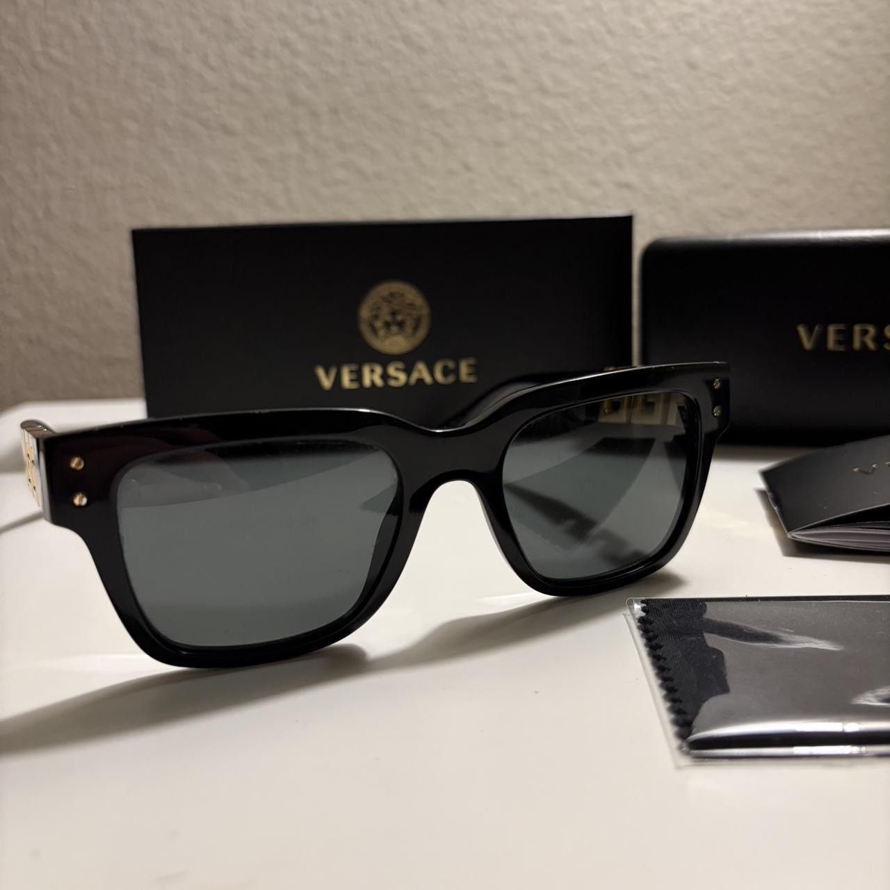 Versace versace vintage black and gold sunglasses VE4421 Size ONE SIZE - 2 Thumbnail
