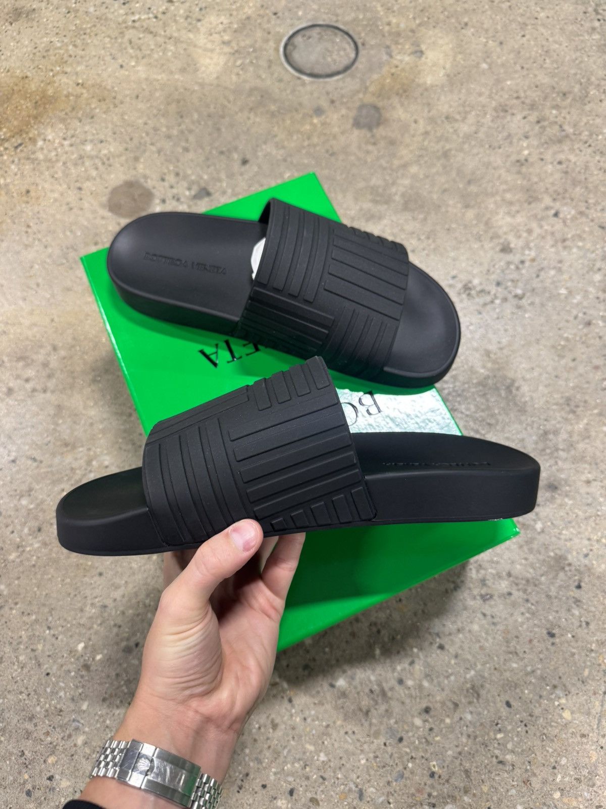 Bottega Veneta Bottega Veneta Embossed Rubber Slides NEW 550$ Size US 7 / EU 40 - 2 Thumbnail