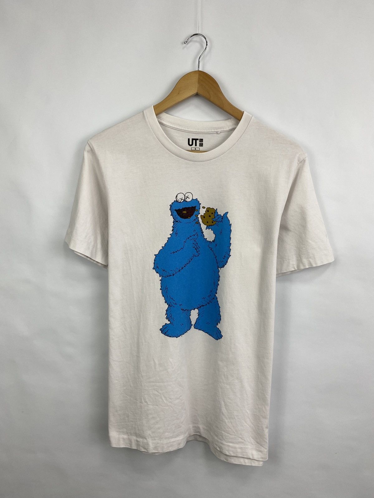 Kaws × Uniqlo 🇺🇸 Y2K Kaws Uniqlo T-Shirt COMPANION BFF CHUM ACCOMPLICE Size US S / EU 44-46 / 1 - 3 Thumbnail