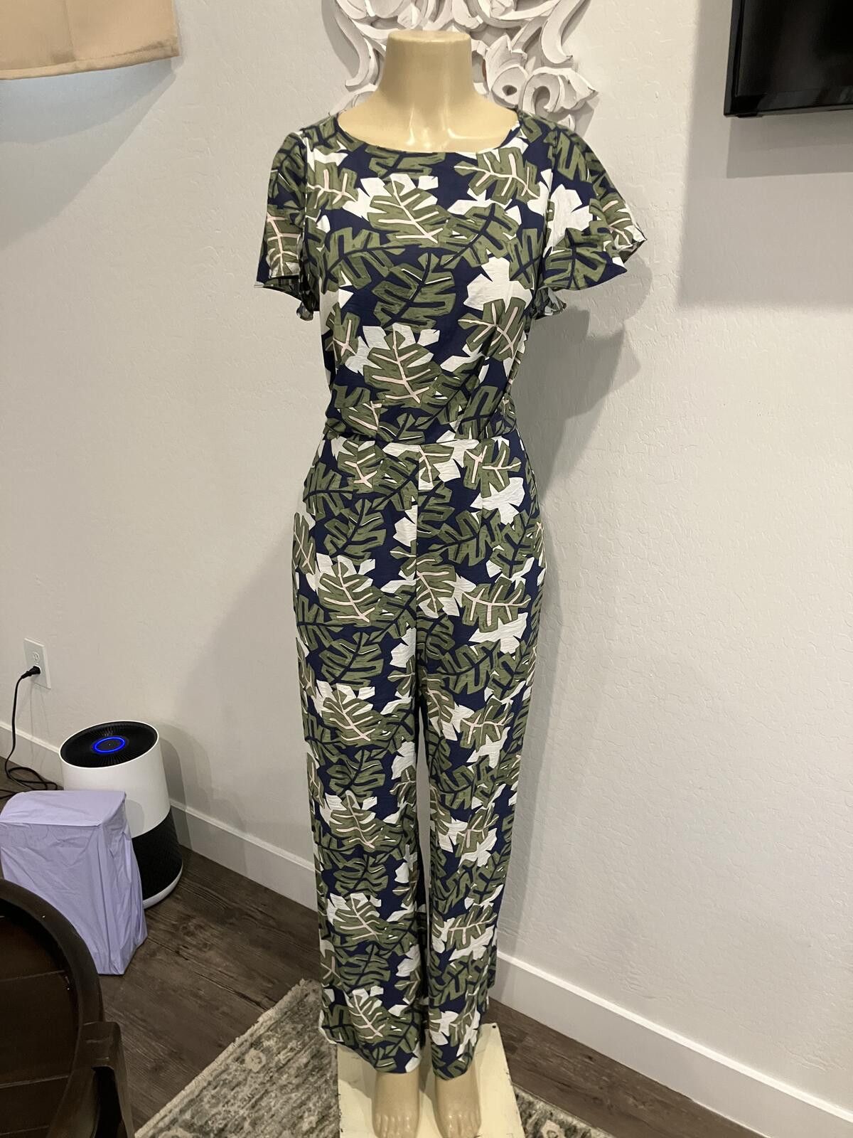 Other NWT Leaf Print Short Sleeve Jumpsuit with Belt Size 28" / US 6 / IT 42 - 4 Thumbnail