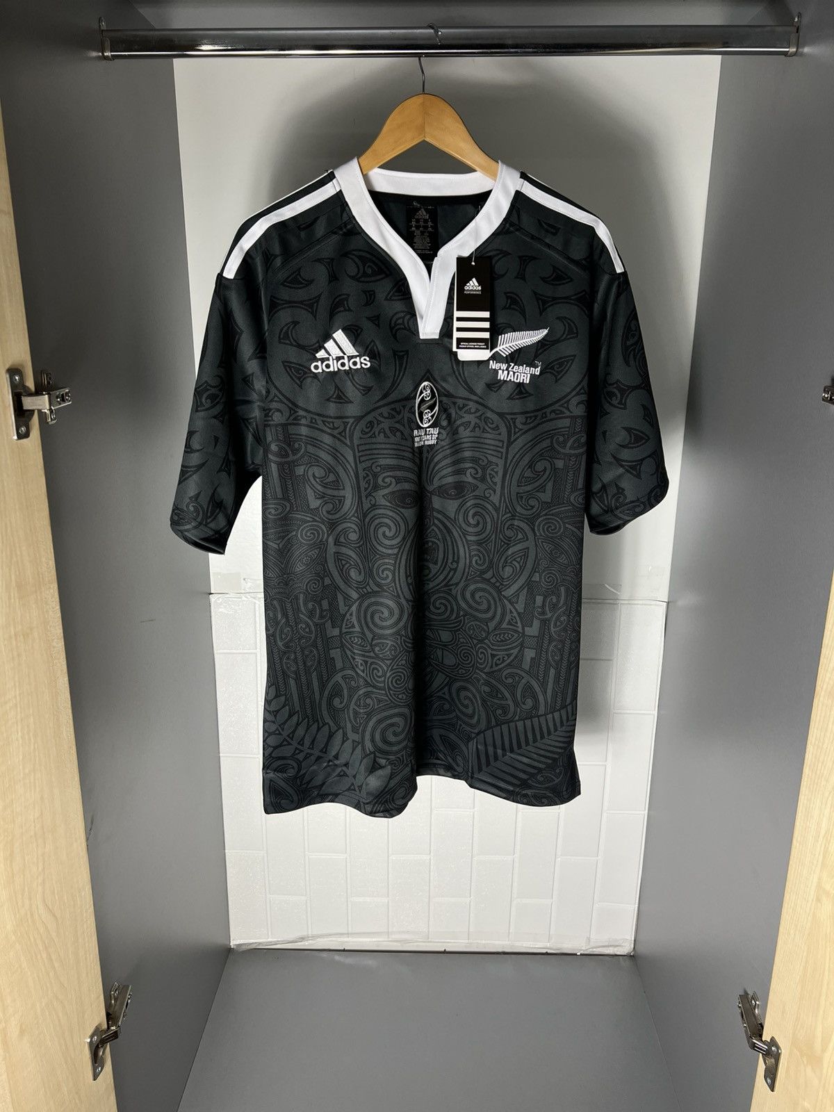 Adidas VINTAGE ADIDAS NEW ZEALAND MAORI NRL RUGBY JERSEY RETRO Y2K Size US XXL / EU 58 / 5 - 3 Thumbnail