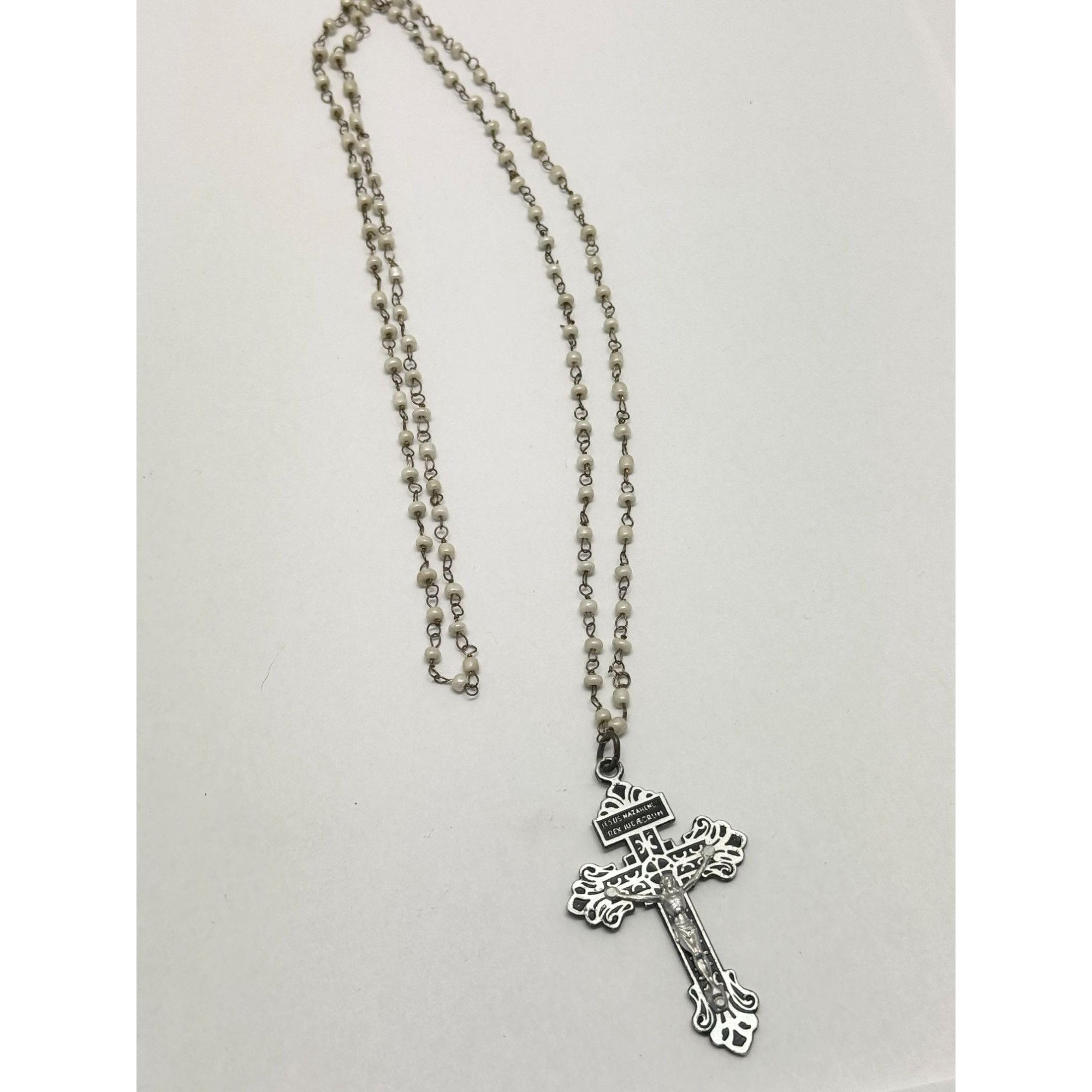 Vintage Vintage white beaded cross crucifix necklace Size ONE SIZE - 2 Thumbnail