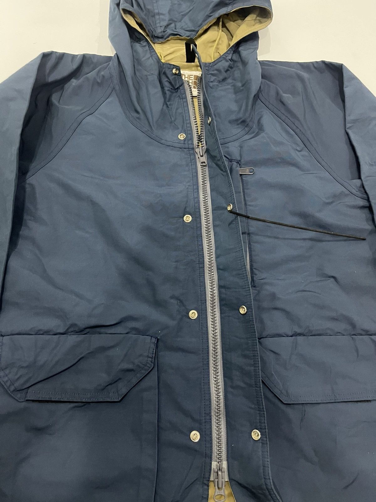 The North Face This is a vintage The North Face down parka in blue with Size US L / EU 52-54 / 3 - 3 Thumbnail