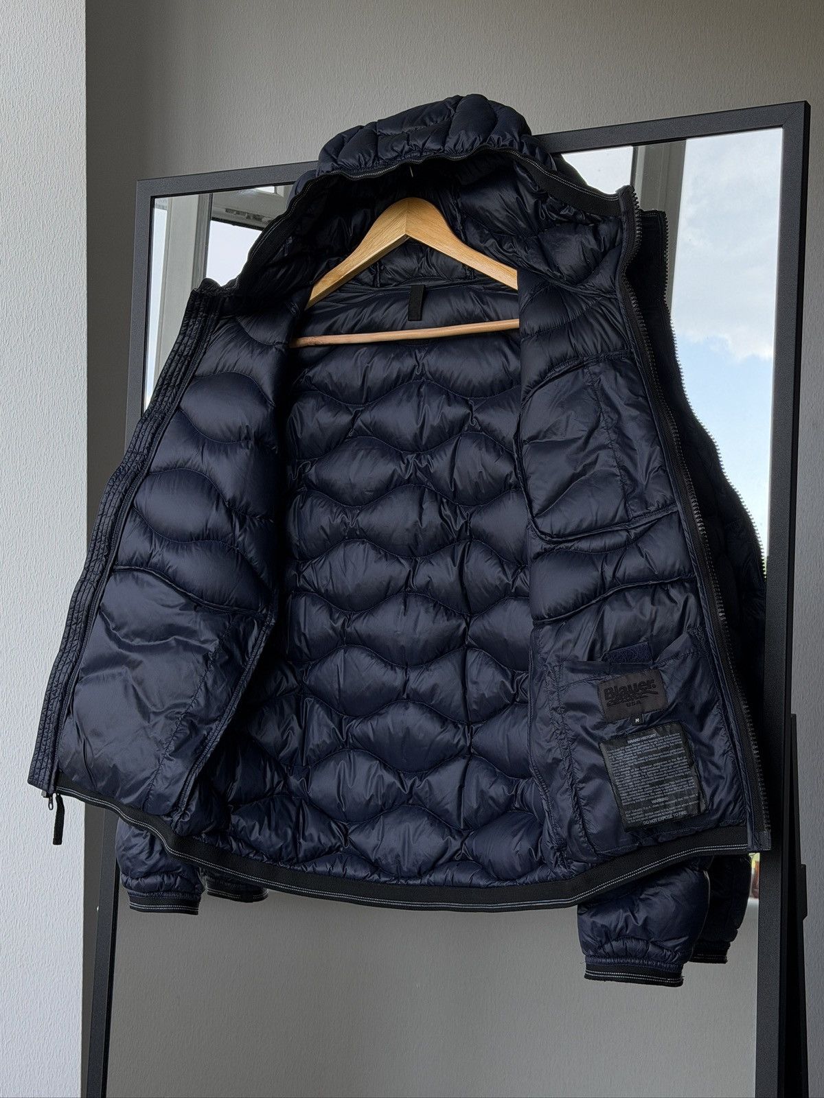 Eddie Bauer Blauer USA Men's Wave Down puffer Jacket size M Size US M / EU 48-50 / 2 - 10 Thumbnail