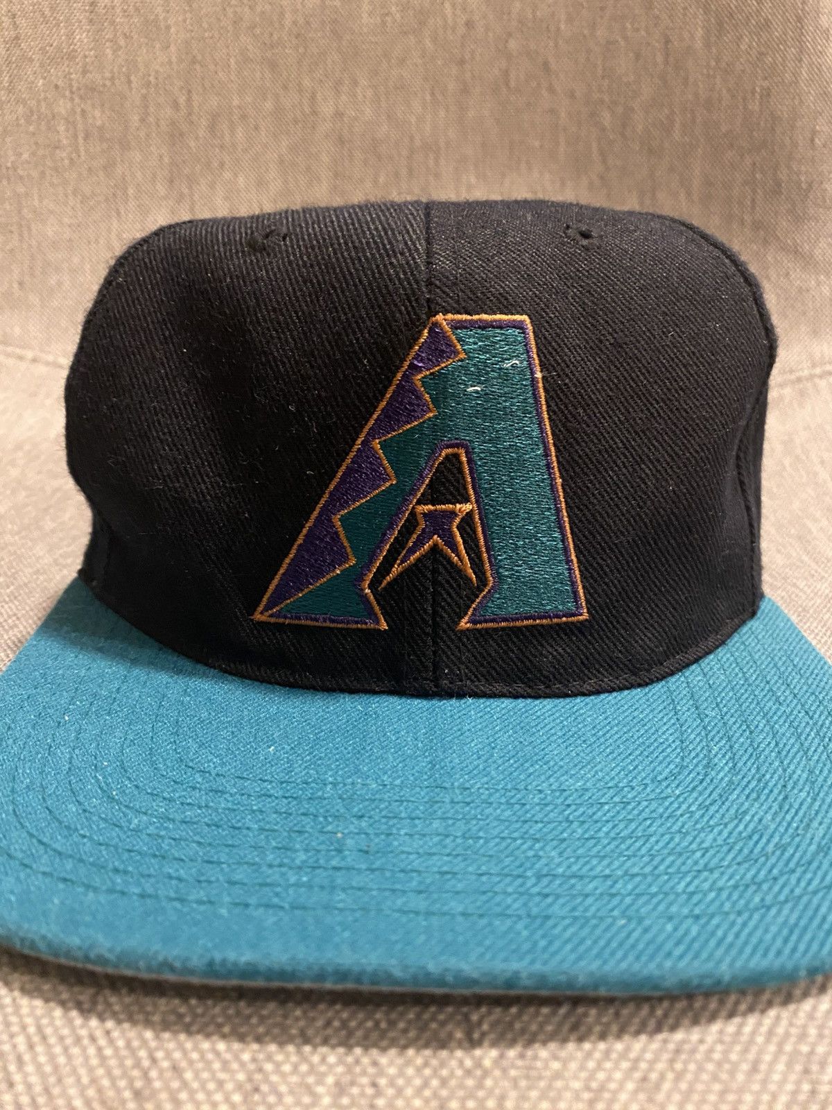 Sports Specialties × Vintage VINTAGE 90’s SPORTS SPECIALTIES DIAMONDBACKS FITTED CAP Size ONE SIZE - 3 Thumbnail
