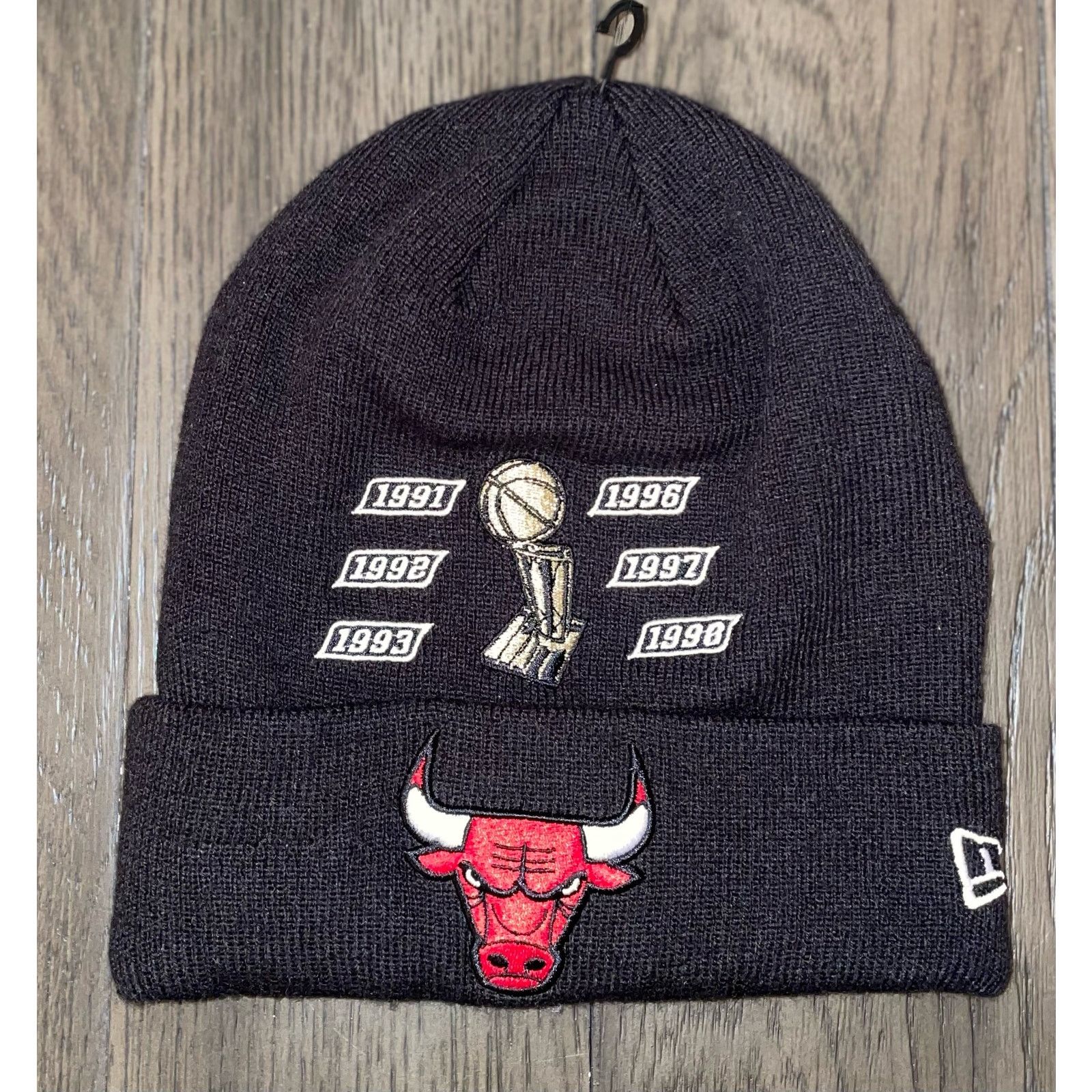 New Era Chicago Bulls 6 Time Champion Beanie New Era Size ONE SIZE - 1 Thumbnail