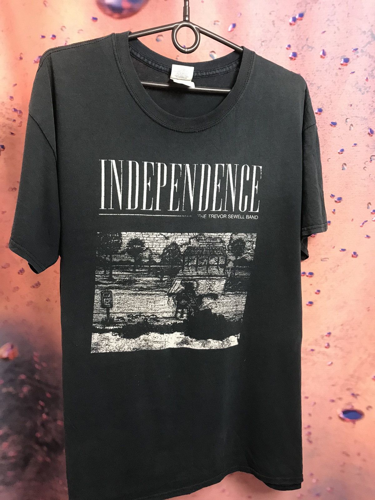 Band Tees × Vintage Vintage The Trevor Sewell band independence band rock tee Size US L / EU 52-54 / 3 - 2 Thumbnail