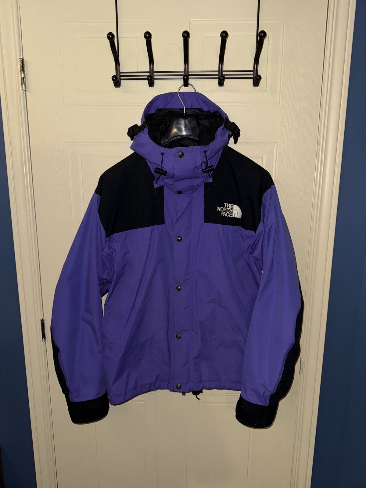 The North Face Mountain Gore-Tex retro jacket Size US M / EU 48-50 / 2 - 1 Thumbnail