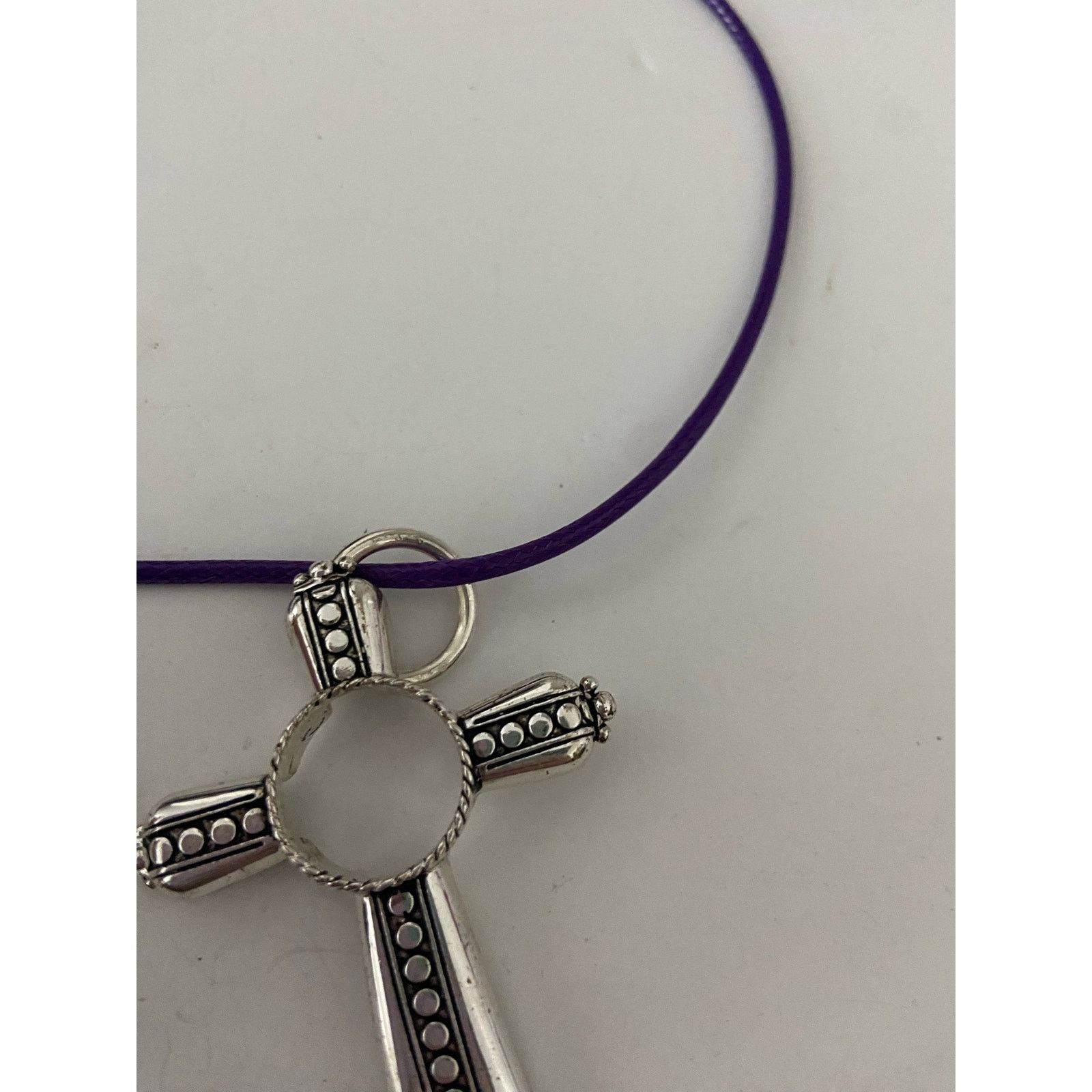 Other Silver tone cross pendant necklace Size ONE SIZE - 5 Thumbnail