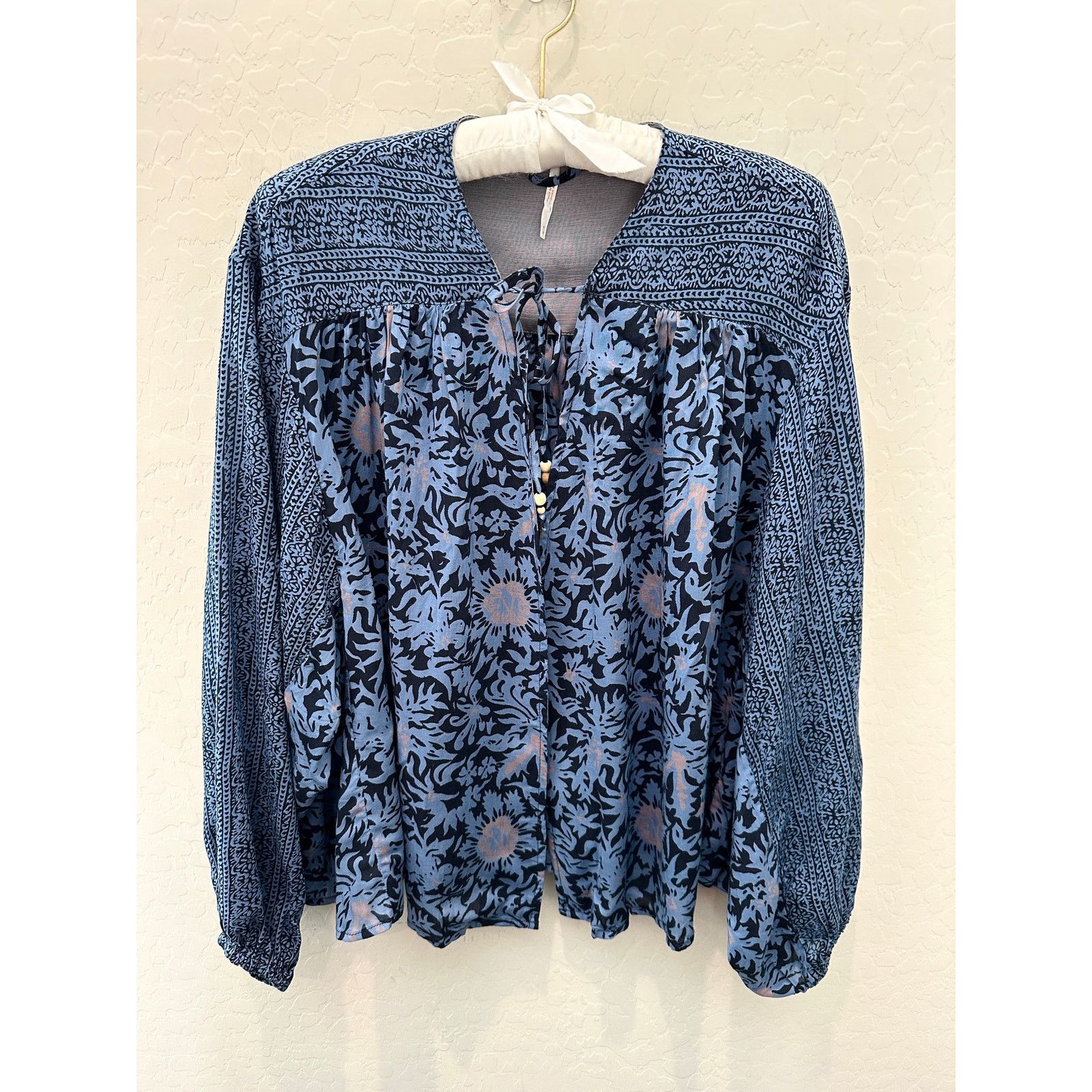 Free People FREE PEOPLE | Blue Boho Floral Peasant Oversized Open Blouse Size M / US 6-8 / IT 42-44 - 1 Thumbnail