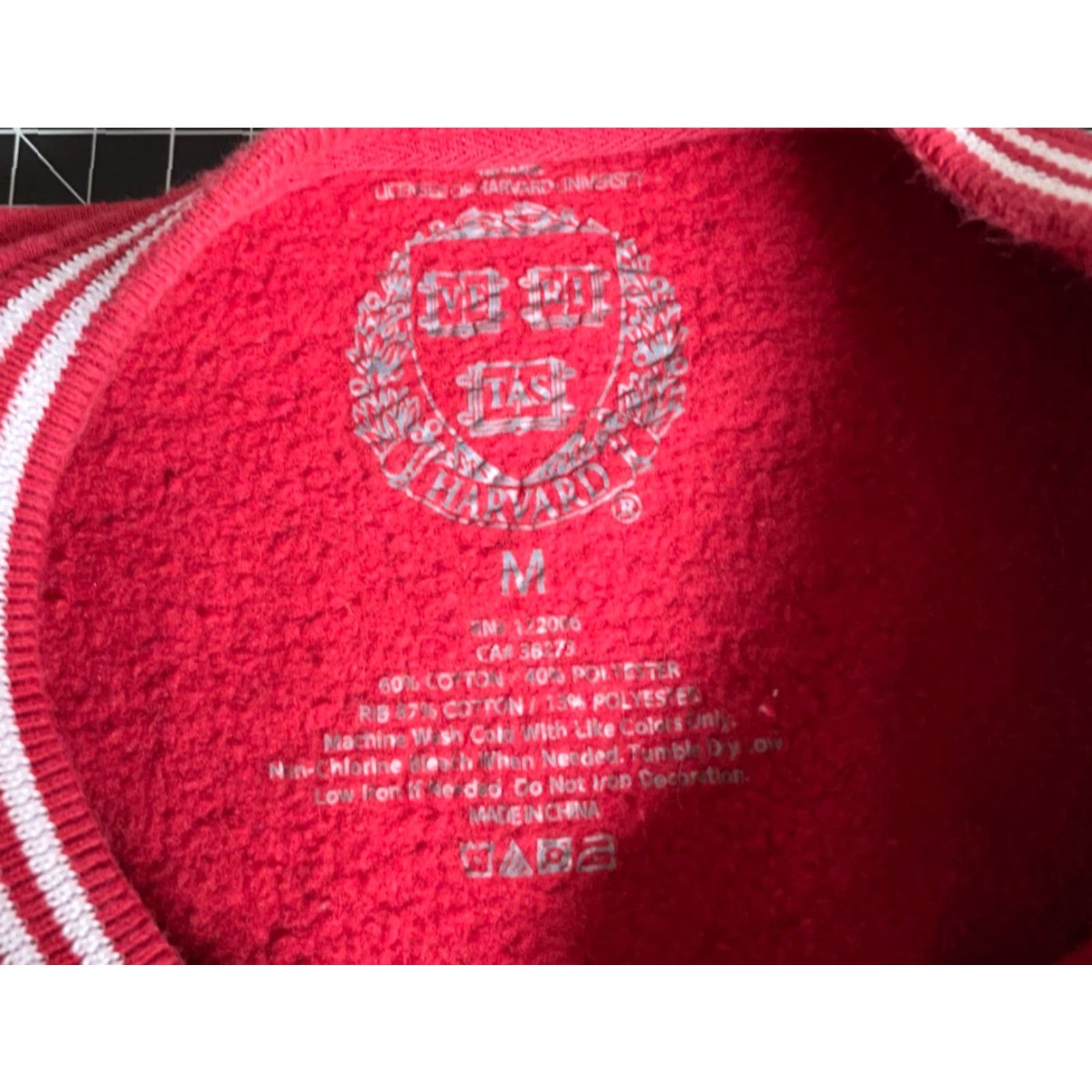 Vintage Harvard Sweatshirt Men's Medium Red Crewneck College University Seal Graphic Print Pullover Size US M / EU 48-50 / 2 - 3 Thumbnail