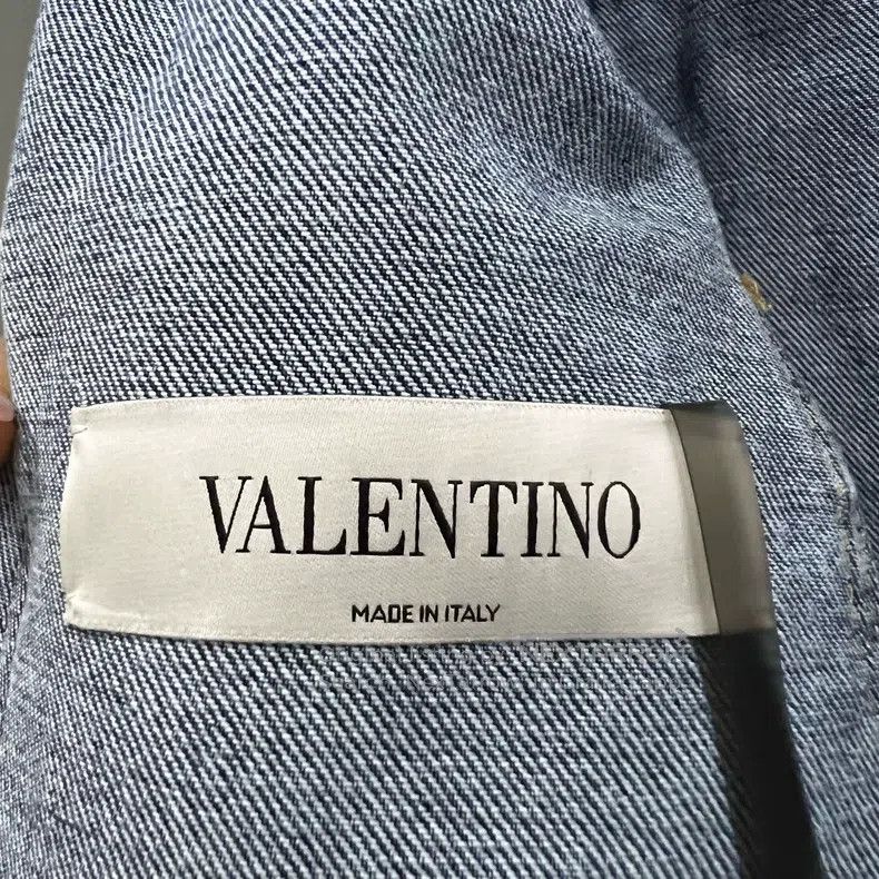 Valentino Valentino Blue big logo print denim shirt Size US L / EU 52-54 / 3 - 3 Thumbnail