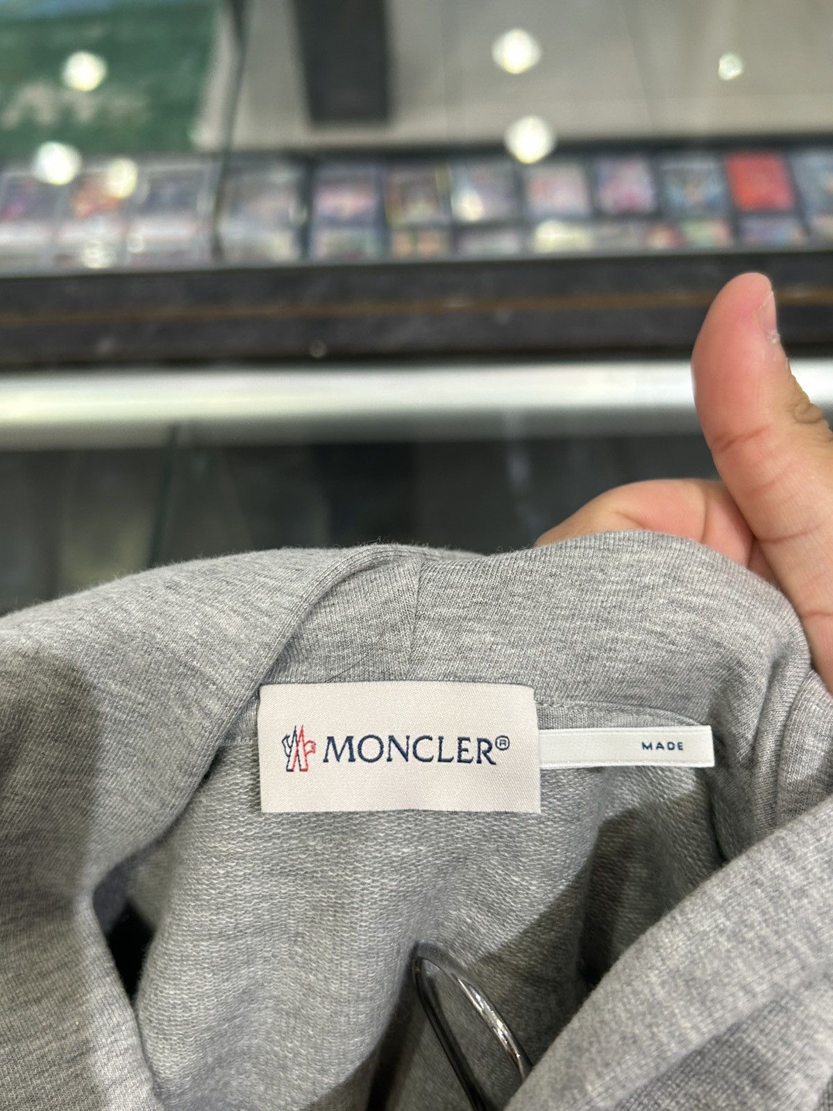 Moncler Moncler mens Logo drawstring popover hoodie grey Size US XL / EU 56 / 4 - 6 Thumbnail