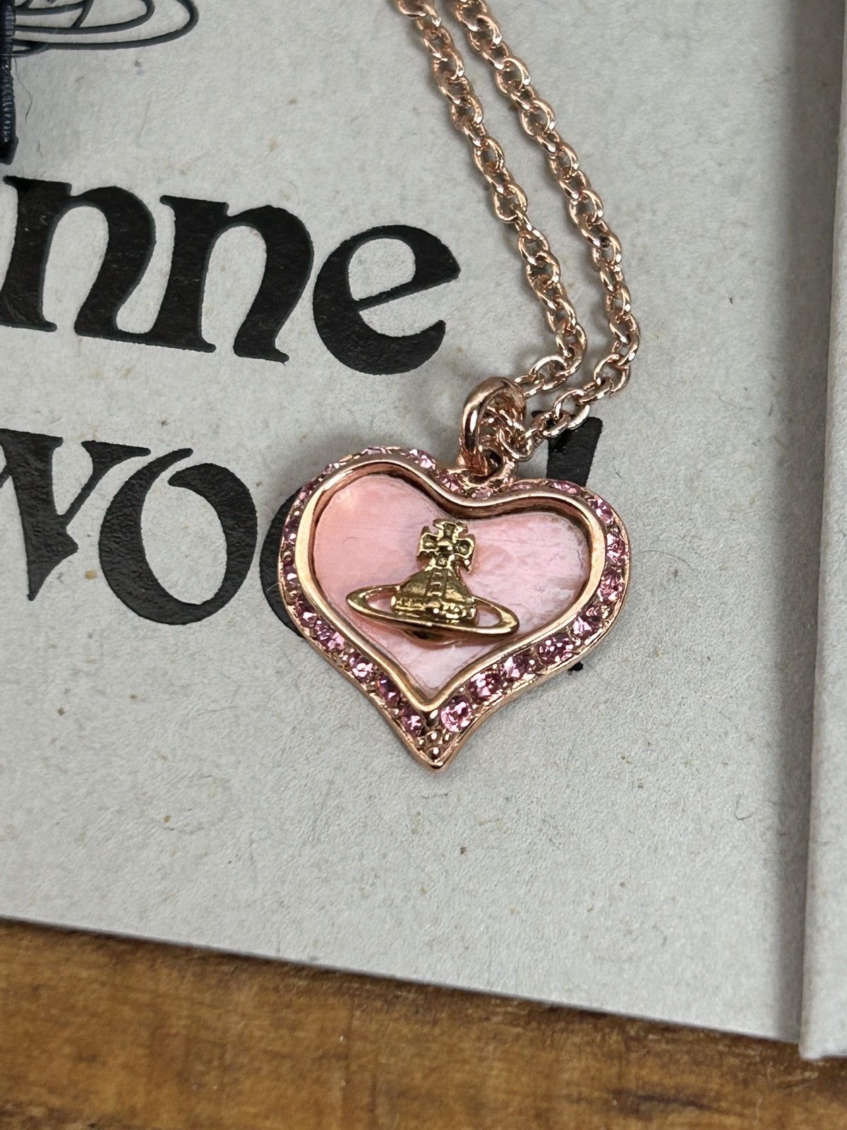【Vivienne Westwood】 Petra Necklace Pink Gold Vivienne Westwood Petra Necklace Pink Gold Shell Heart w