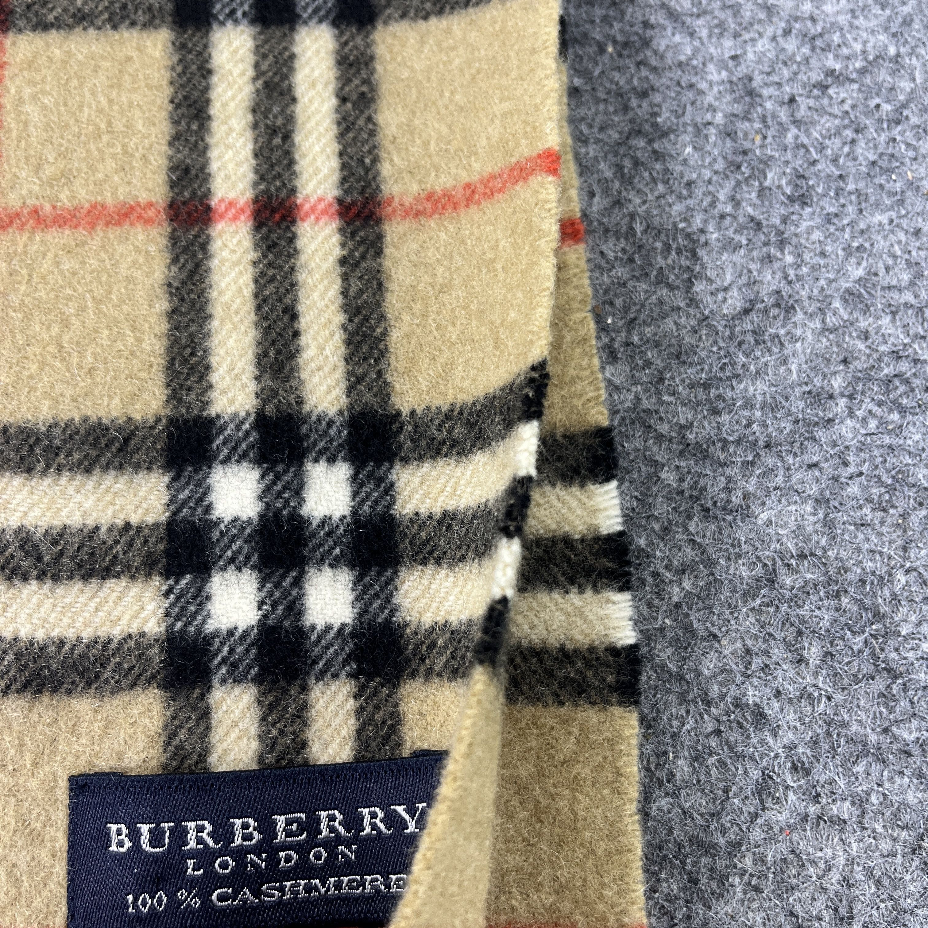 Burberry Burberry Scarf / Muffler / Neckwear T1537 Size ONE SIZE - 8 Thumbnail