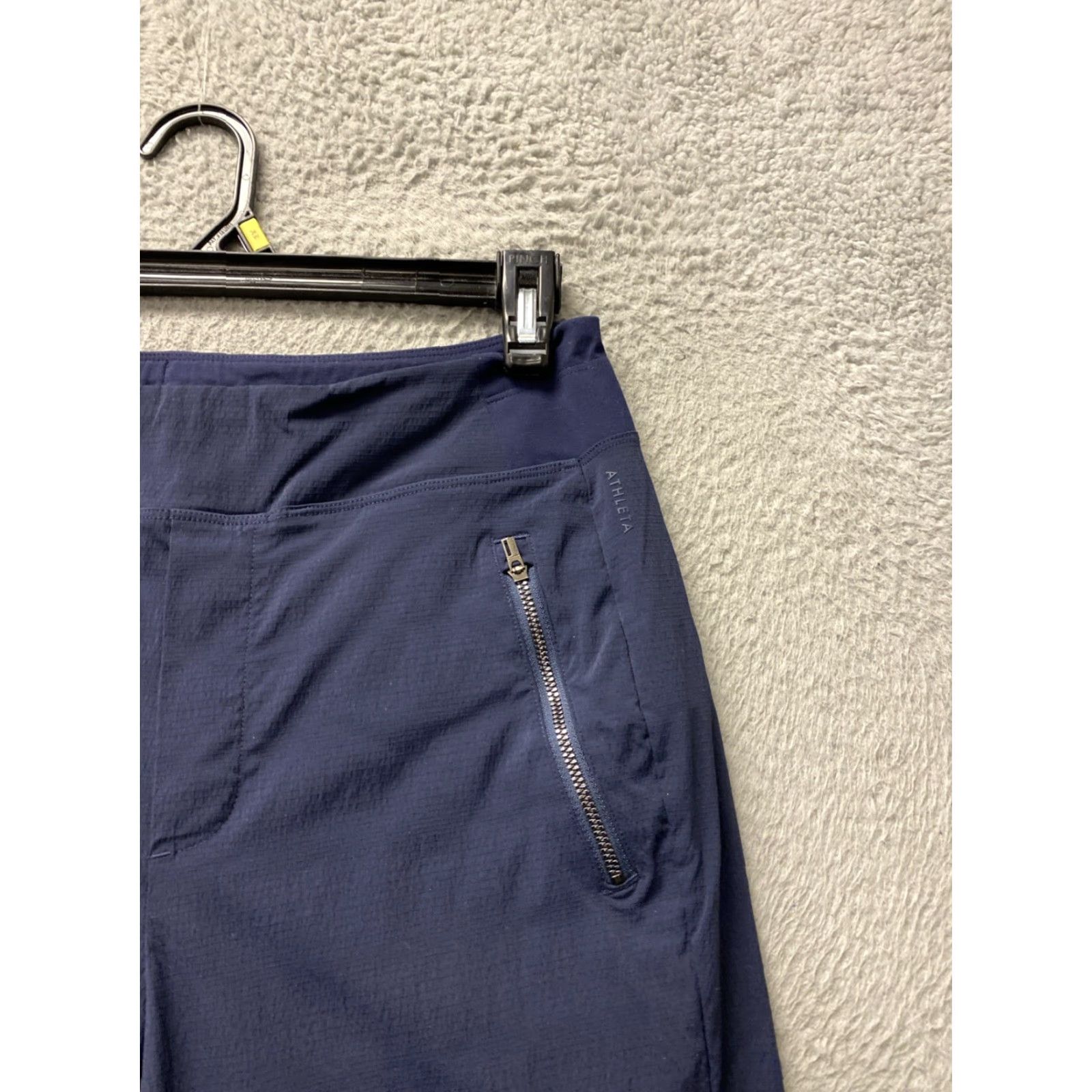 Athleta Athleta Jogger Pants Women’s Size 10 Navy Lightweight Athleisure Sweatpants Pockets Moisture Wicking Tapered Fit Pull On Casual/Activewear 0341 Size 32" / US 10 / IT 46 - 2 Thumbnail