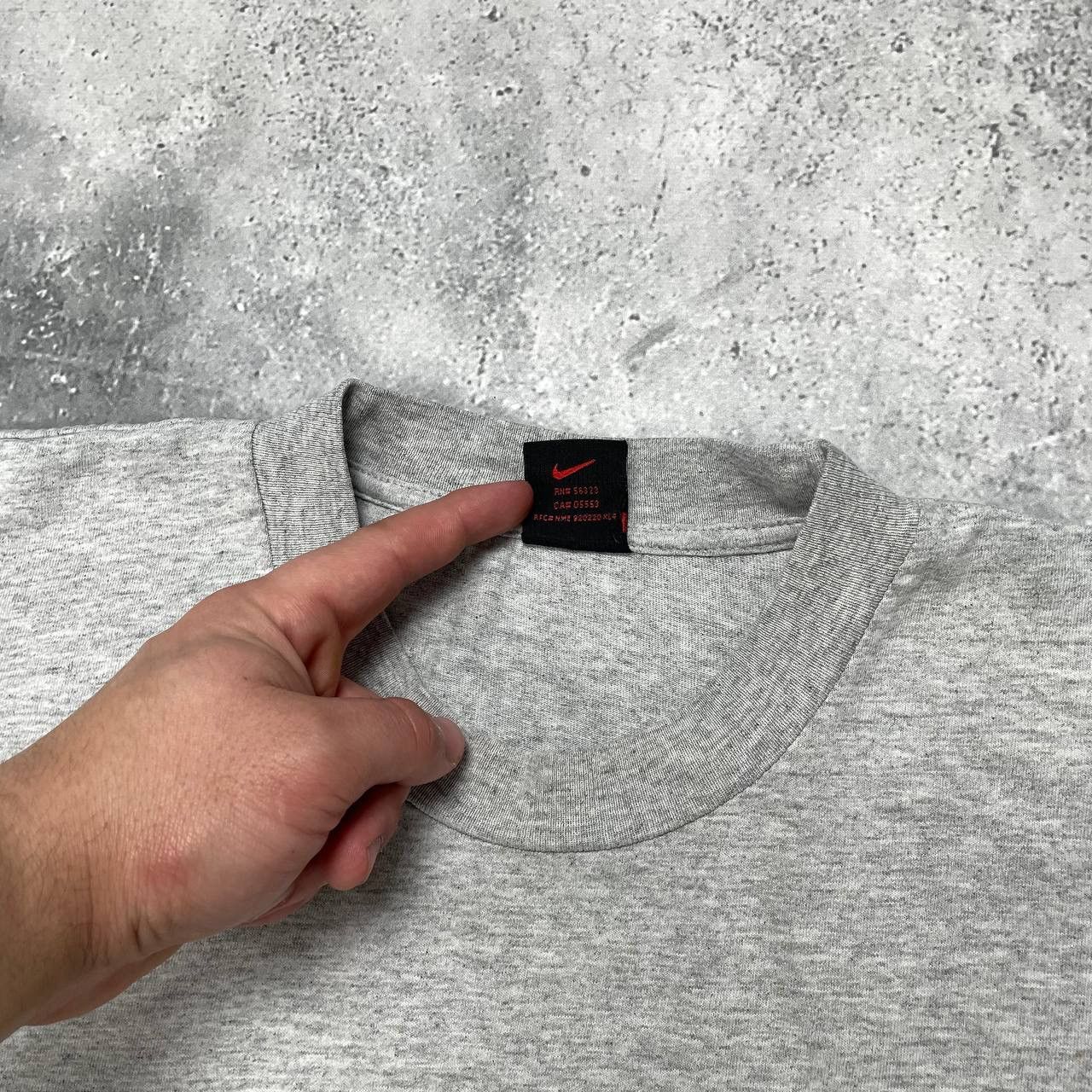 Vintage Vintage 2000s Nike Basic T Shirt Gray Size XL Size US XL / EU 56 / 4 - 6 Thumbnail