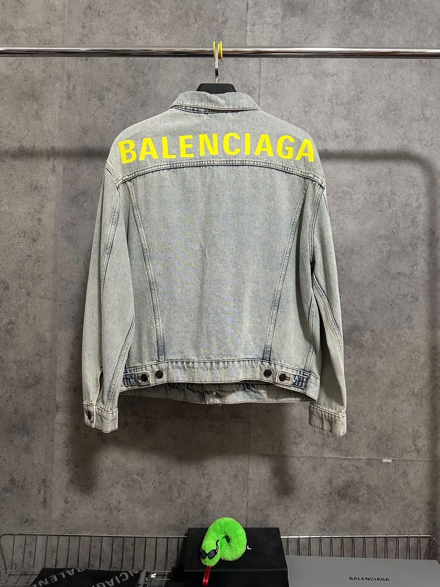 Balenciaga Balenciaga Embroidered Logo Denim Jacket Size US M / EU 48-50 / 2 - 1 Thumbnail