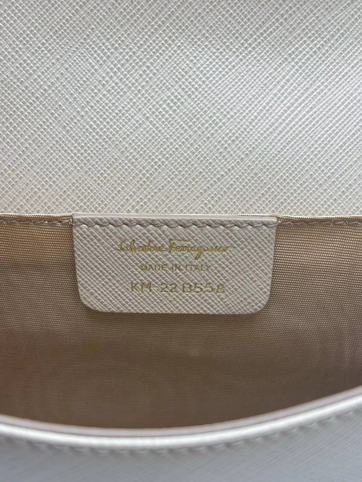 Salvatore Ferragamo o1s1rm0526 Size : OS / Crossbody Bag in Beige Size ONE SIZE - 4 Thumbnail