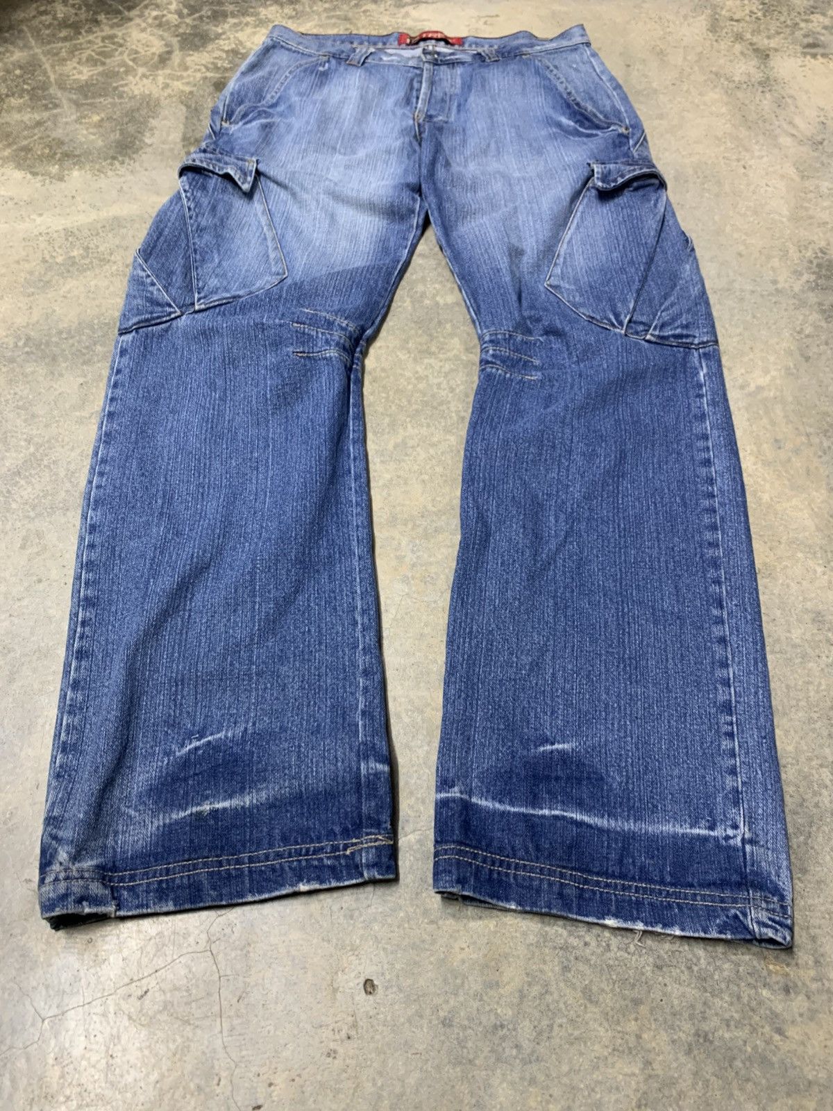 Distressed curve leg TREZ Cargo Jean