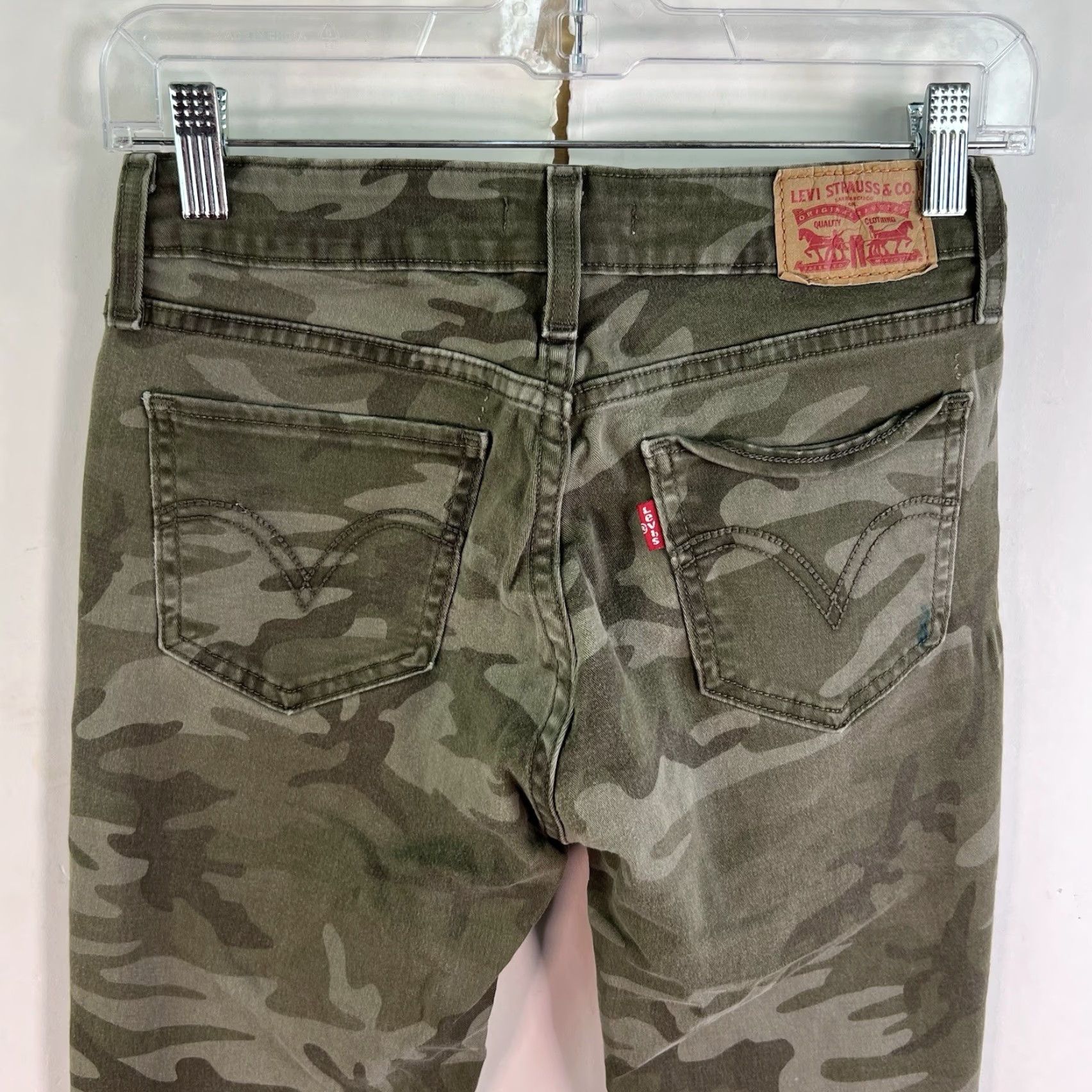 Levi's VINTAGE Levi's 535 Skinny Denim Jeans Womens Size 27 Green Camouflage Stretch 29Inch Inseam Size 27" / US 4 / IT 40 - 7 Thumbnail