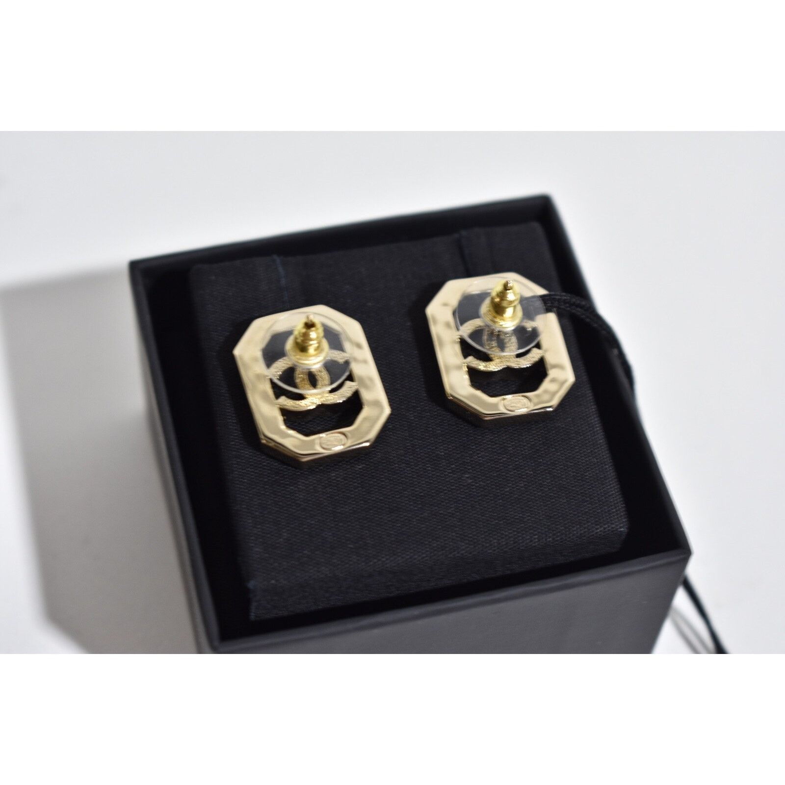 Chanel Chanel Gold Pearl White Crystal Drop Statement Stud Earrings Size ONE SIZE - 11 Thumbnail