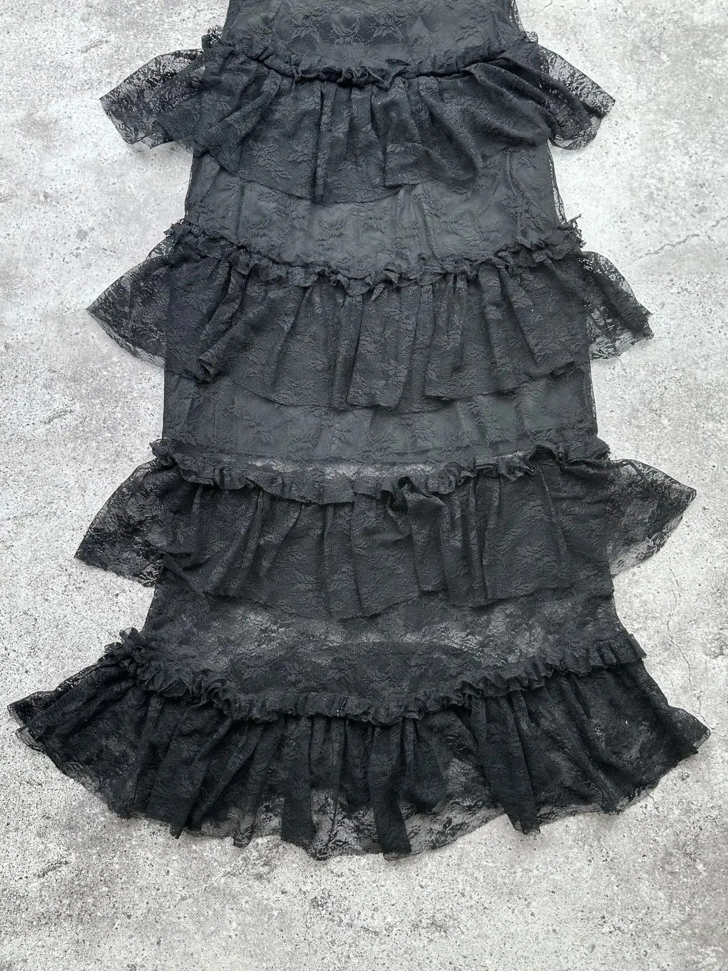 Japanese Brand Vintage Mesh Details Lace Gothic Maxi Skirt C408(V474)(E8) Size 26" / US 2 / IT 38 - 7 Thumbnail