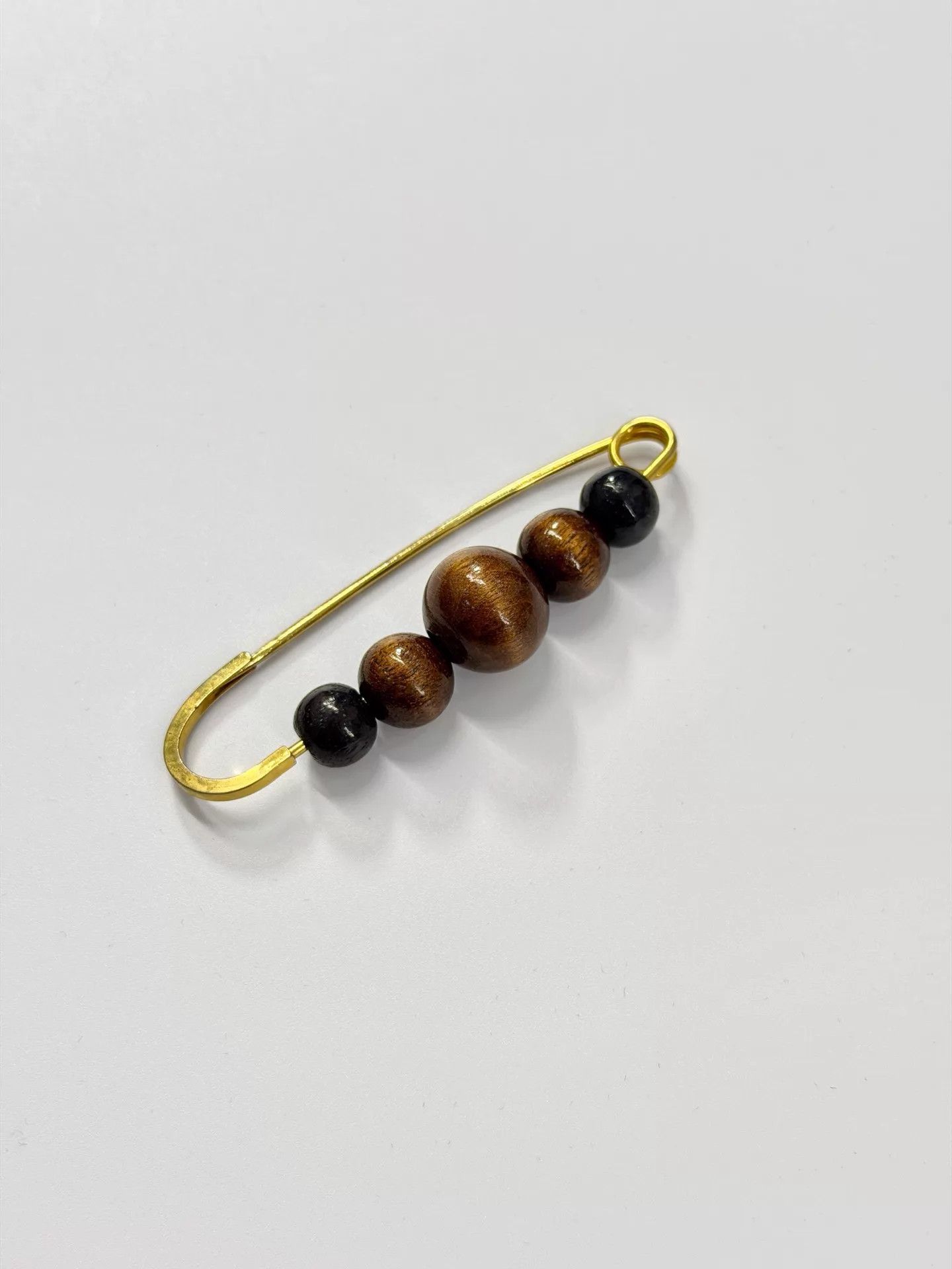 Romeo Gigli Romeo Gigli Pleated Wool Scarf Mustard Wooden Bead Pin Size ONE SIZE - 5 Thumbnail