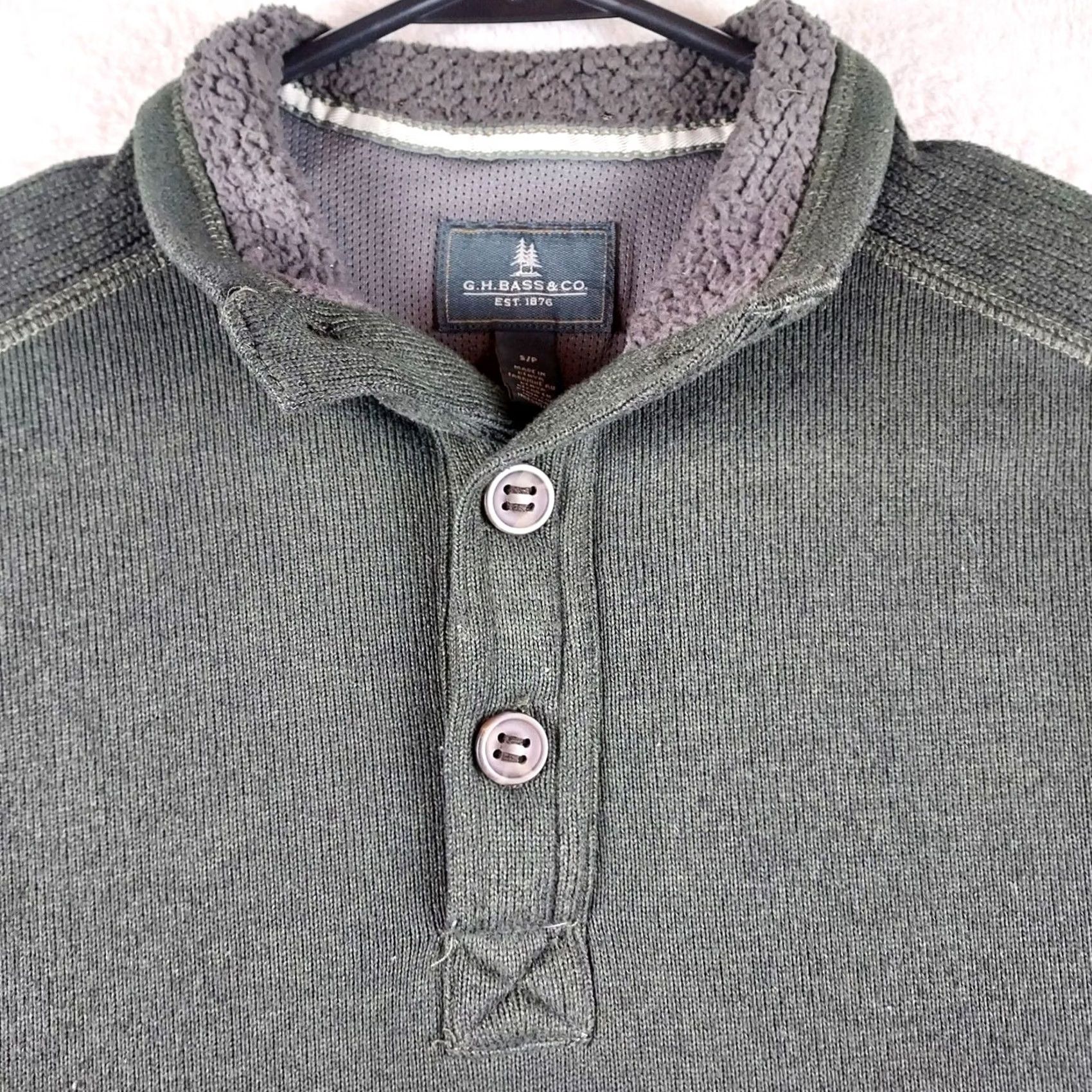 Vintage GH Bass Men’s Green Henley Pullover Long Sleeve Shirt Small Pullover Casual Fall Green Shirt Mens Regular Fit"} Size US S / EU 44-46 / 1 - 3 Thumbnail