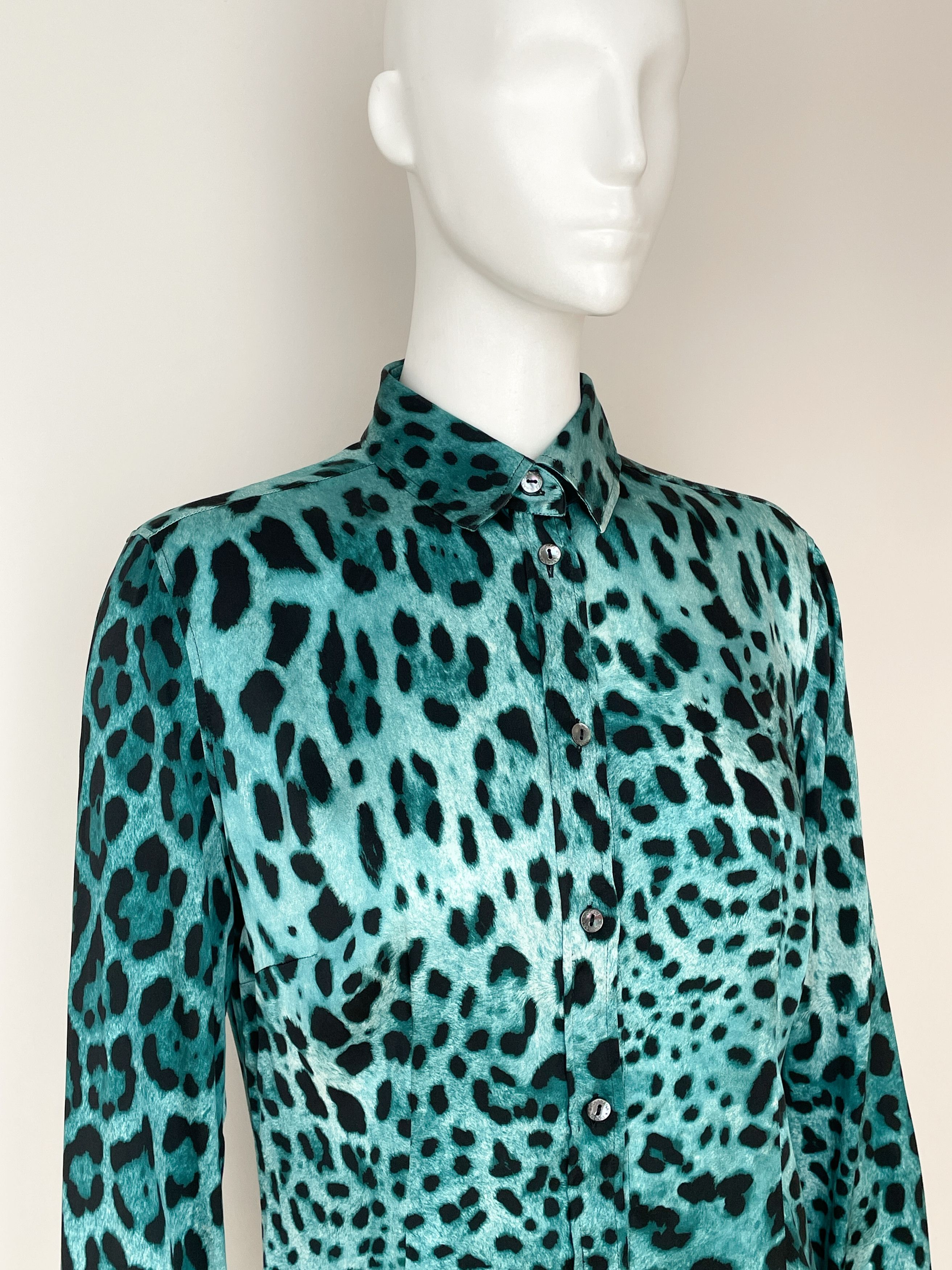 Dolce & Gabbana blue leopard silk shirt Size S / US 4 / IT 40 - 2 Thumbnail