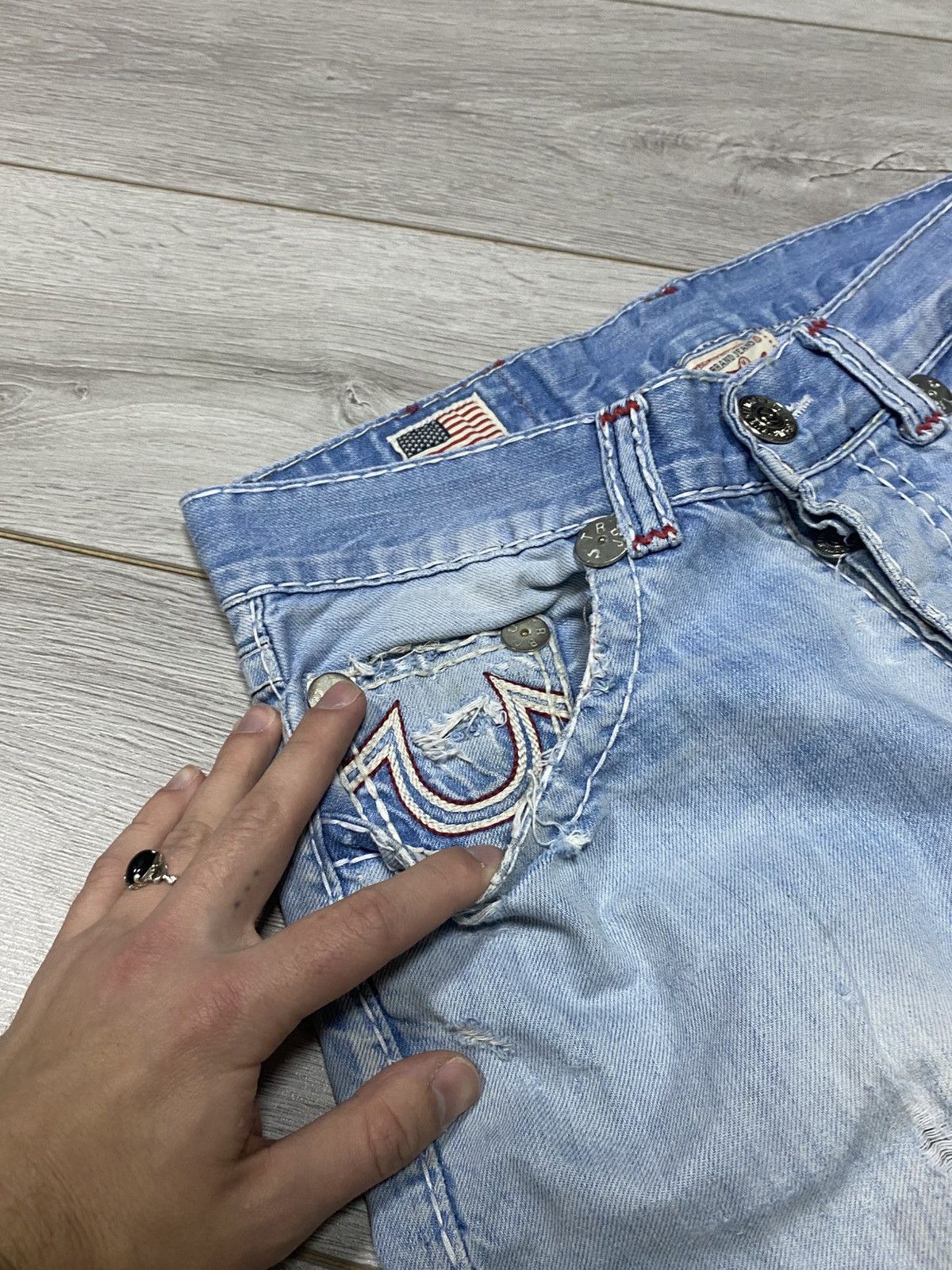 True Religion True Religion horse shoes distressed vintage jeans stitched Size US 31 - 7 Thumbnail