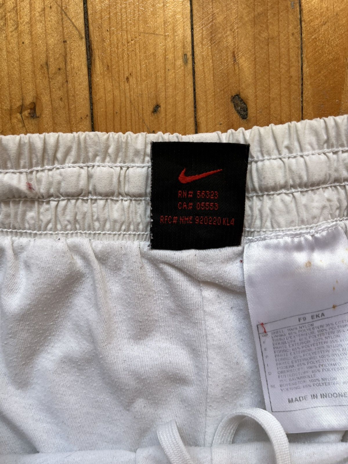 Nike × Vintage Nike Vintage 90's White Nylon Track Nylon Pants Size US 32 / EU 48 - 4 Thumbnail