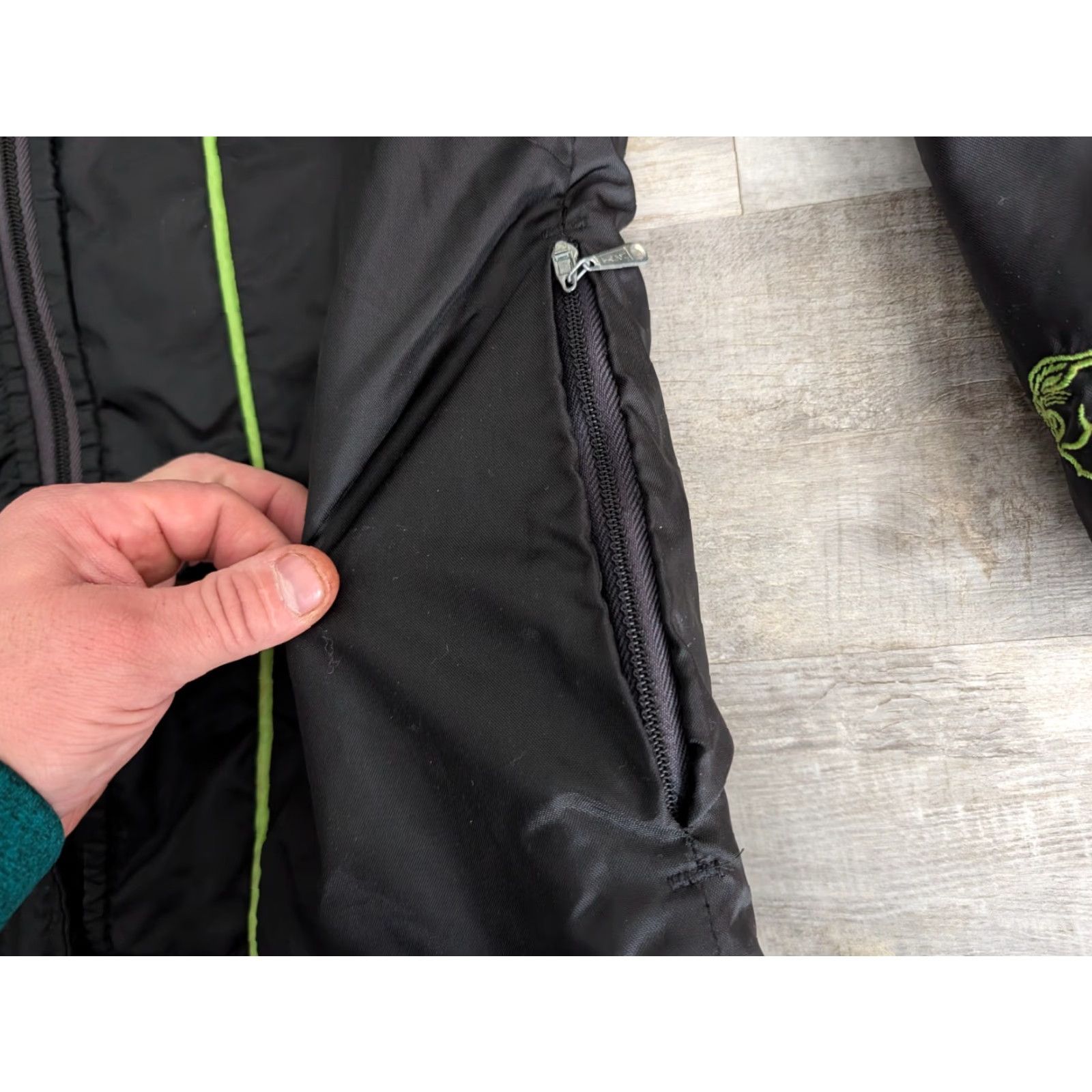 Vintage VINTAGE Arctic Cat Arcticwear Snow Jacket Quilt Lined Womens M USA Made Black Full Zip Pockets 80s 70s Winter Jacket Womens Size M / US 6-8 / IT 42-44 - 7 Thumbnail