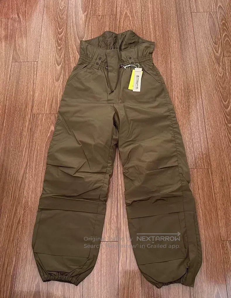 Neighborhood Neighborhood size S pants Size US 27 - 1 Thumbnail